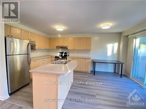 Photo 13 of 218 Highpointe Crescent, Ottawa ON