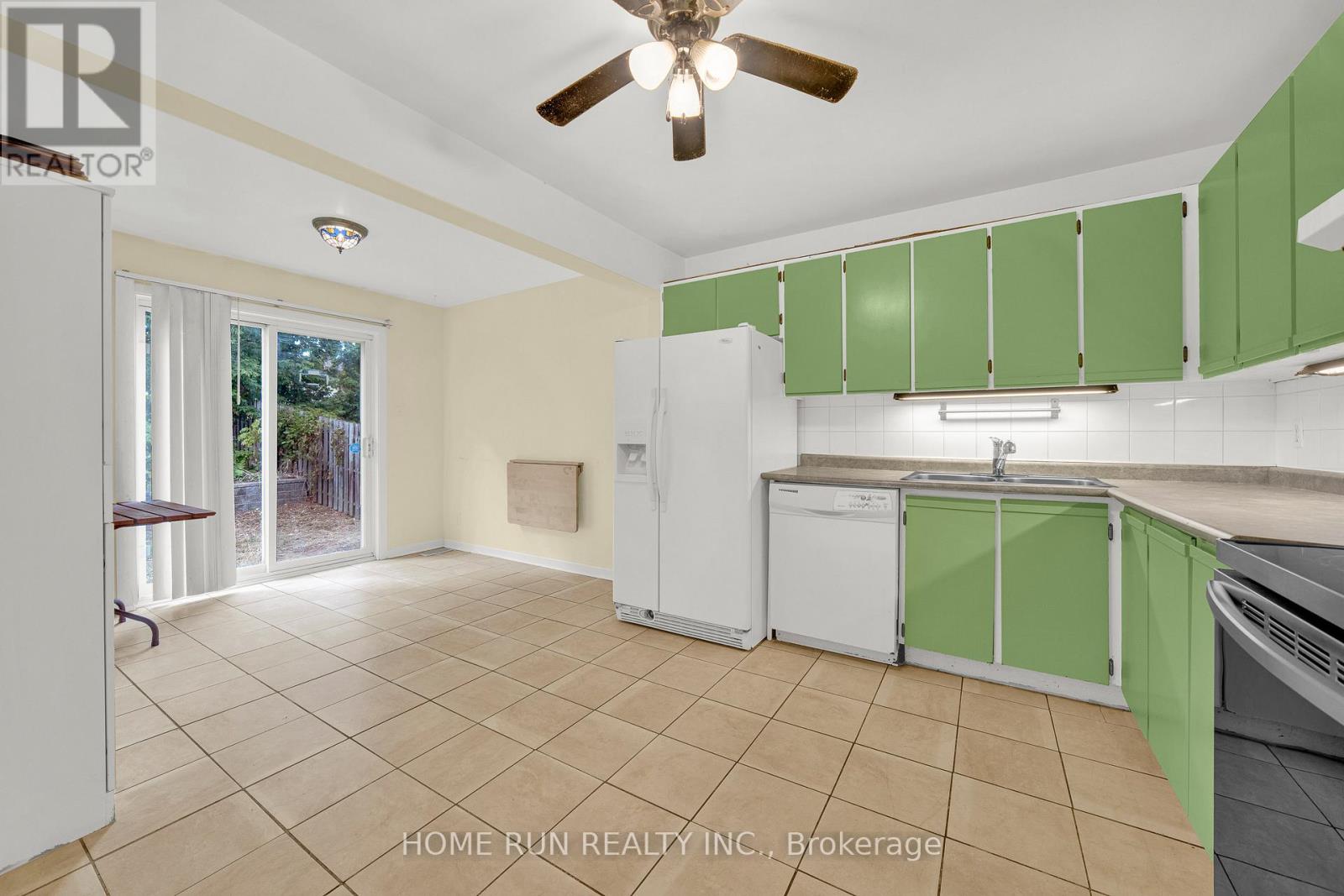 Photo 12 of 2555 Hunters Point Crescent, Ottawa ON