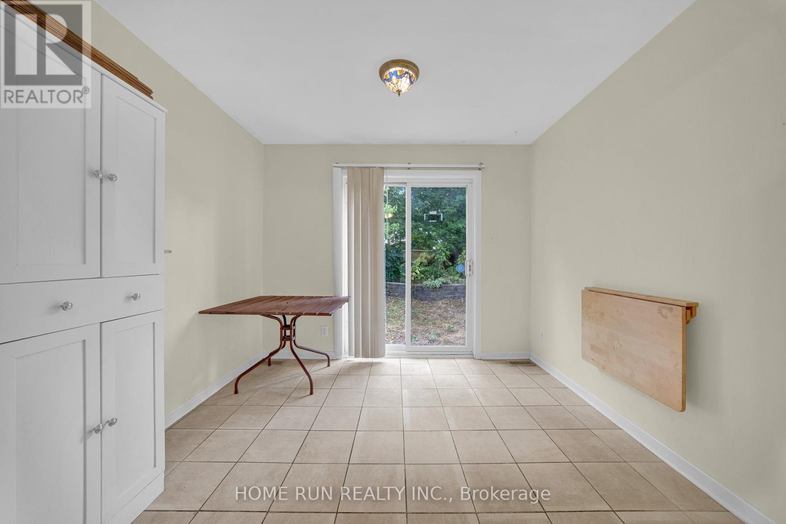 Photo 14 of 2555 Hunters Point Crescent, Ottawa ON