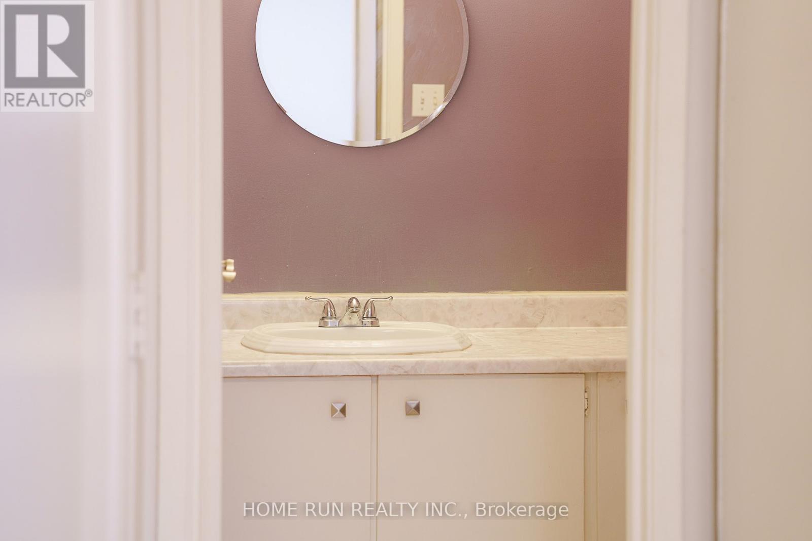 Photo 8 of 2555 Hunters Point Crescent, Ottawa ON