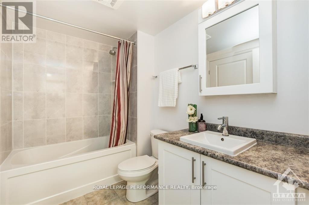 Photo 12 of 805 195 Besserer Street, Ottawa ON