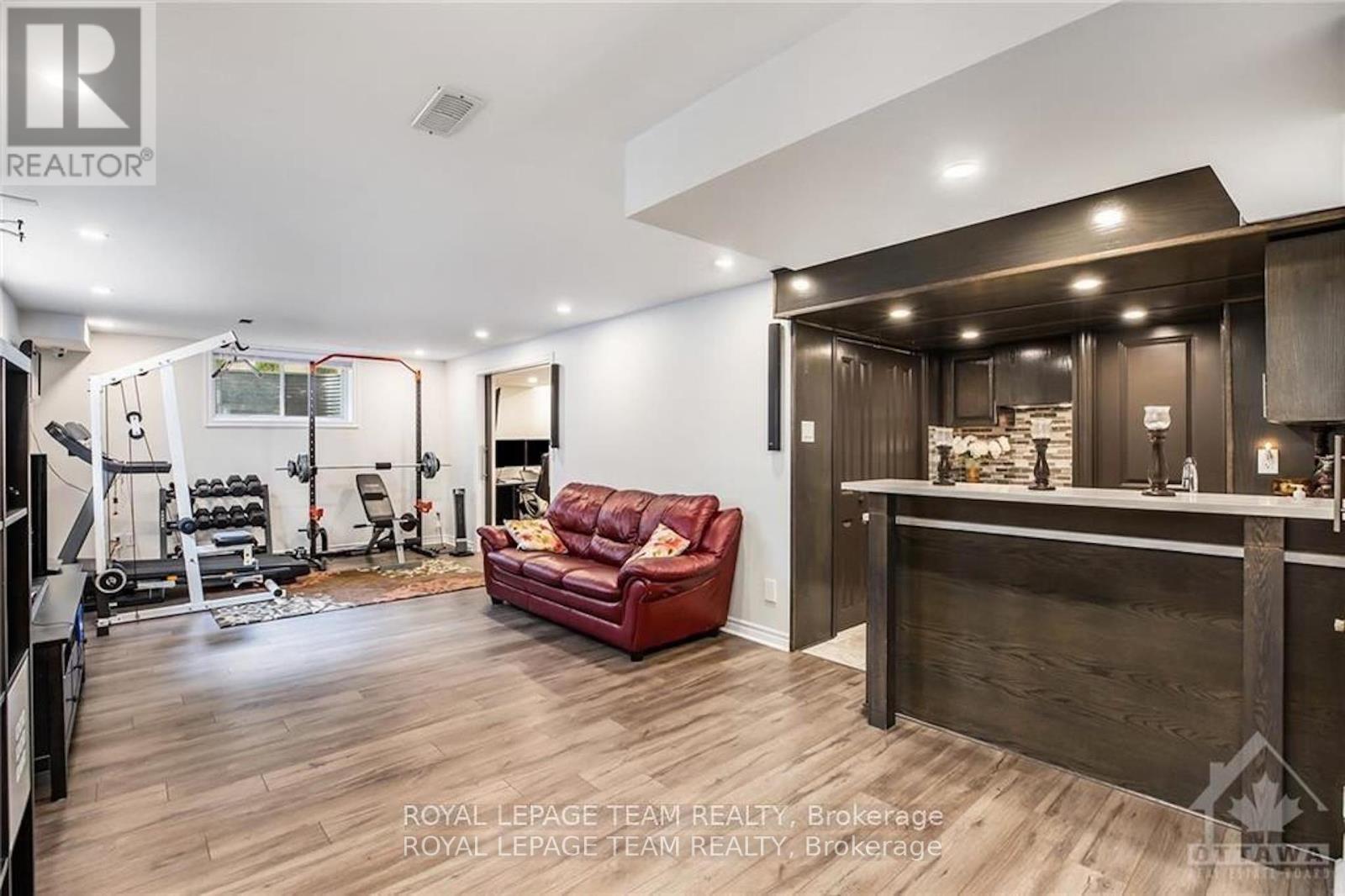 Photo 24 of 240 Saddleback Crescent, Ottawa ON
