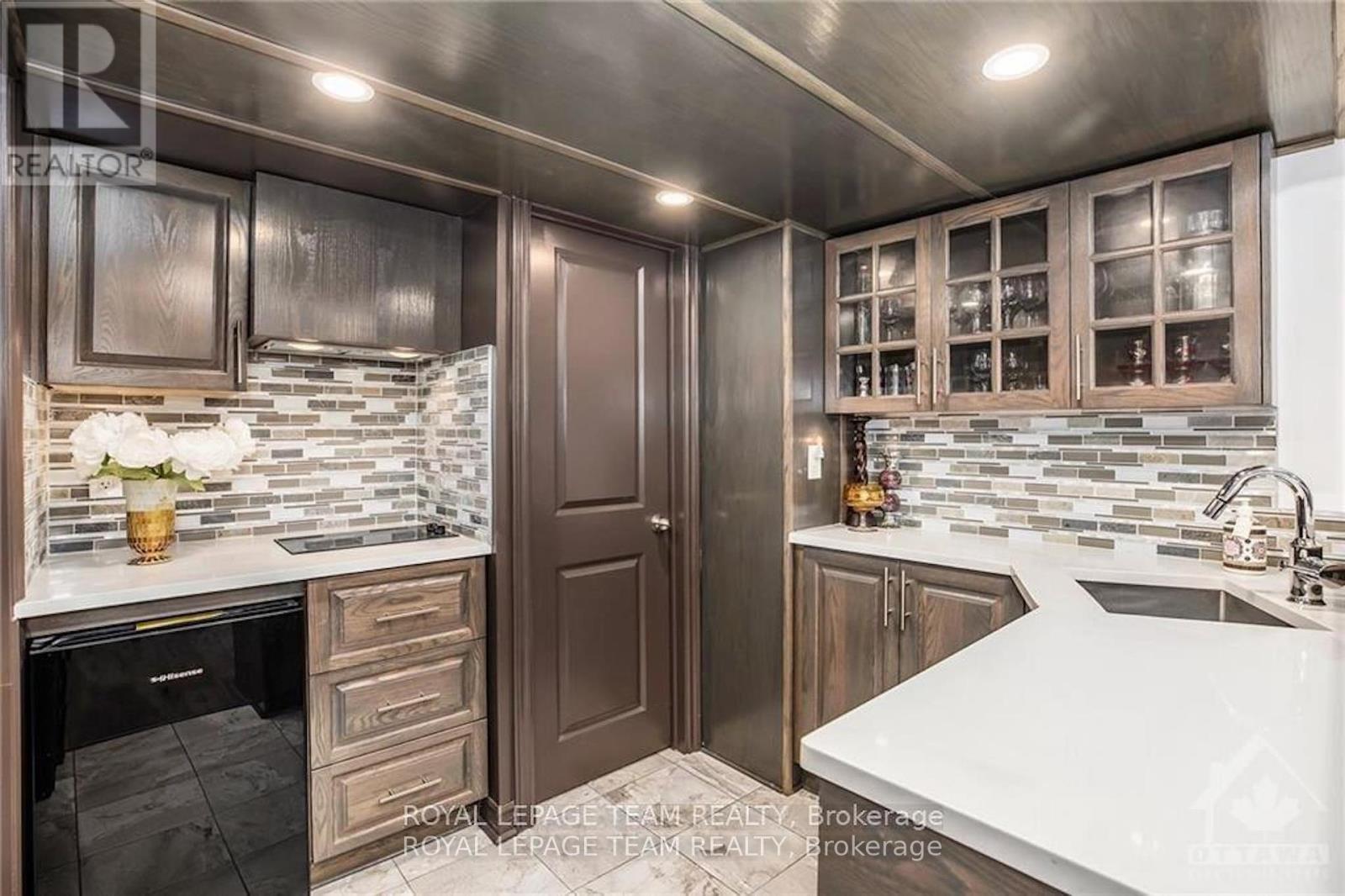 Photo 15 of 240 Saddleback Crescent, Ottawa ON