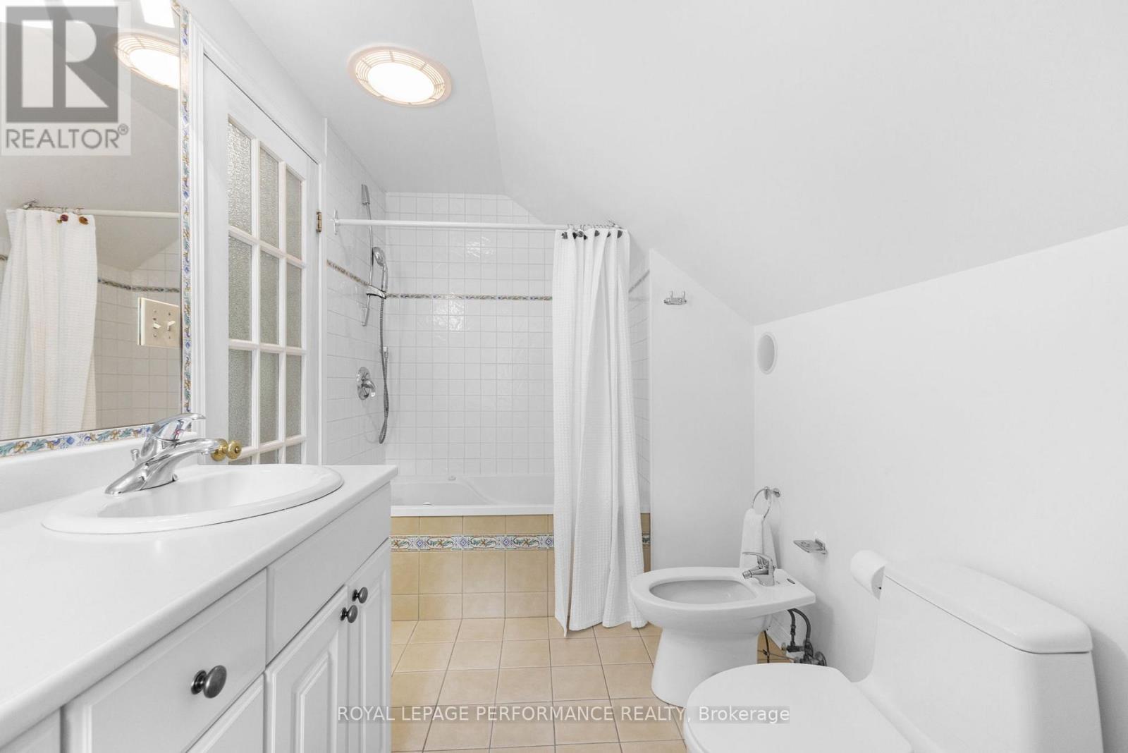Photo 15 of 345 Third Avenue, Ottawa ON