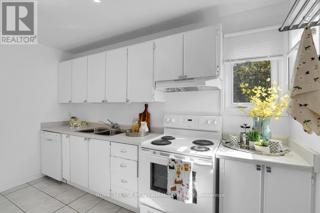 Photo 20 of 61 3344 Uplands Drive, Ottawa ON