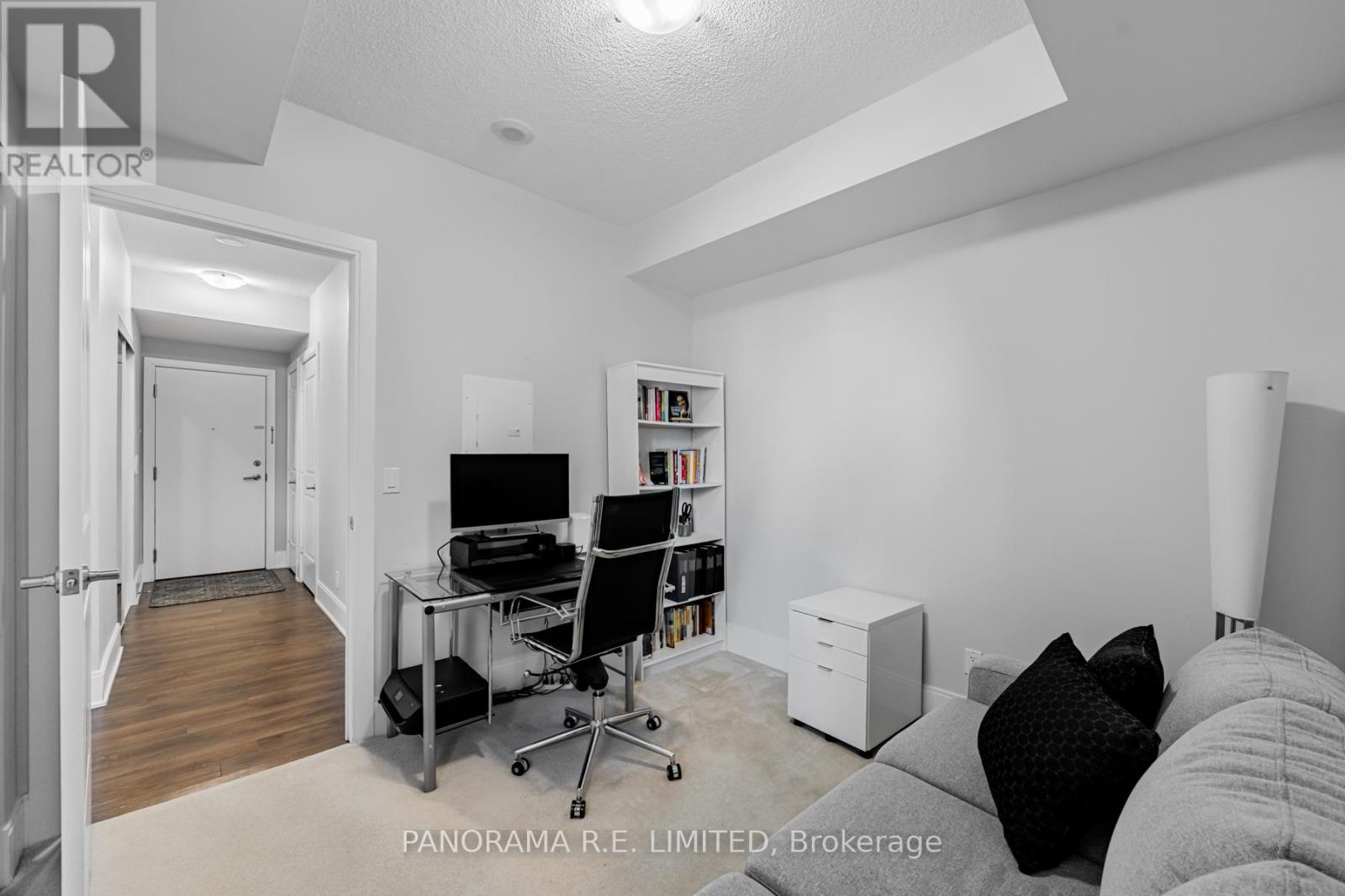 Photo 12 of 203 330 Burnhamthorpe Road W, Mississauga ON