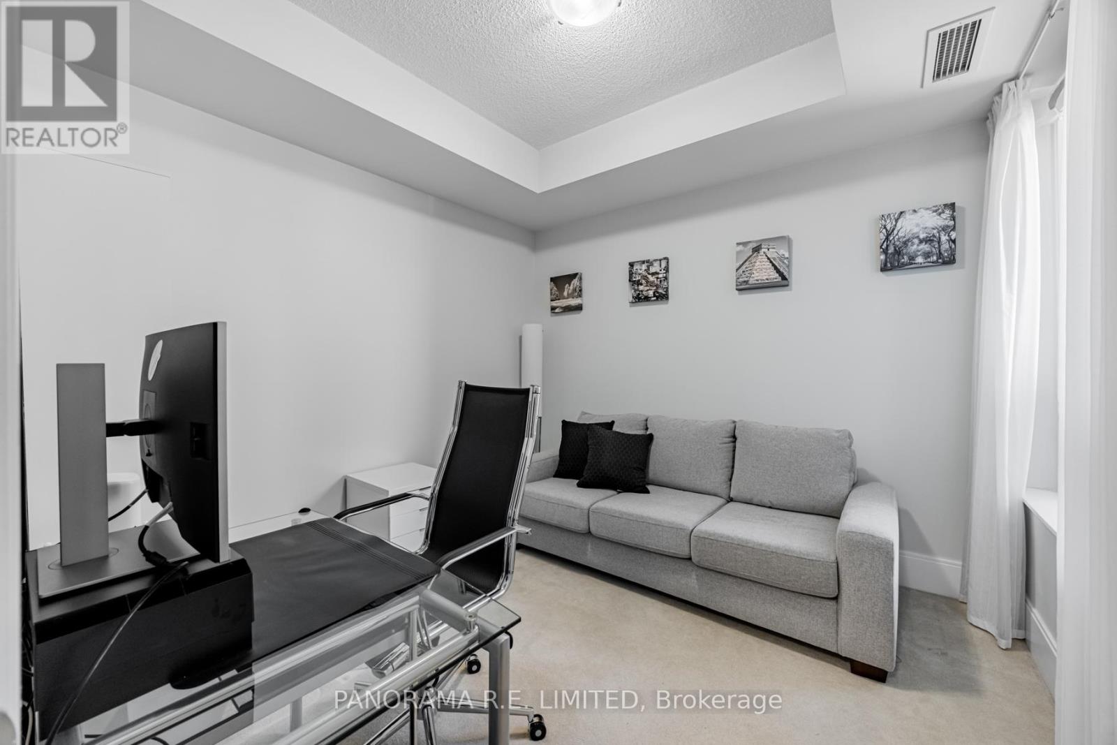 Photo 3 of 203 330 Burnhamthorpe Road W, Mississauga ON