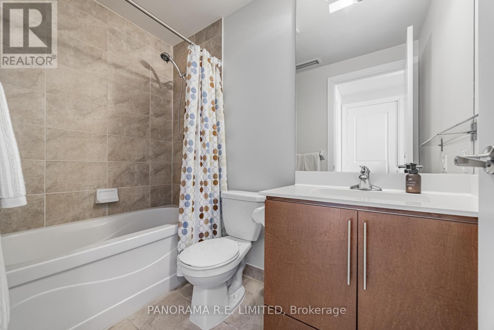 Photo 20 of 203 330 Burnhamthorpe Road W, Mississauga ON