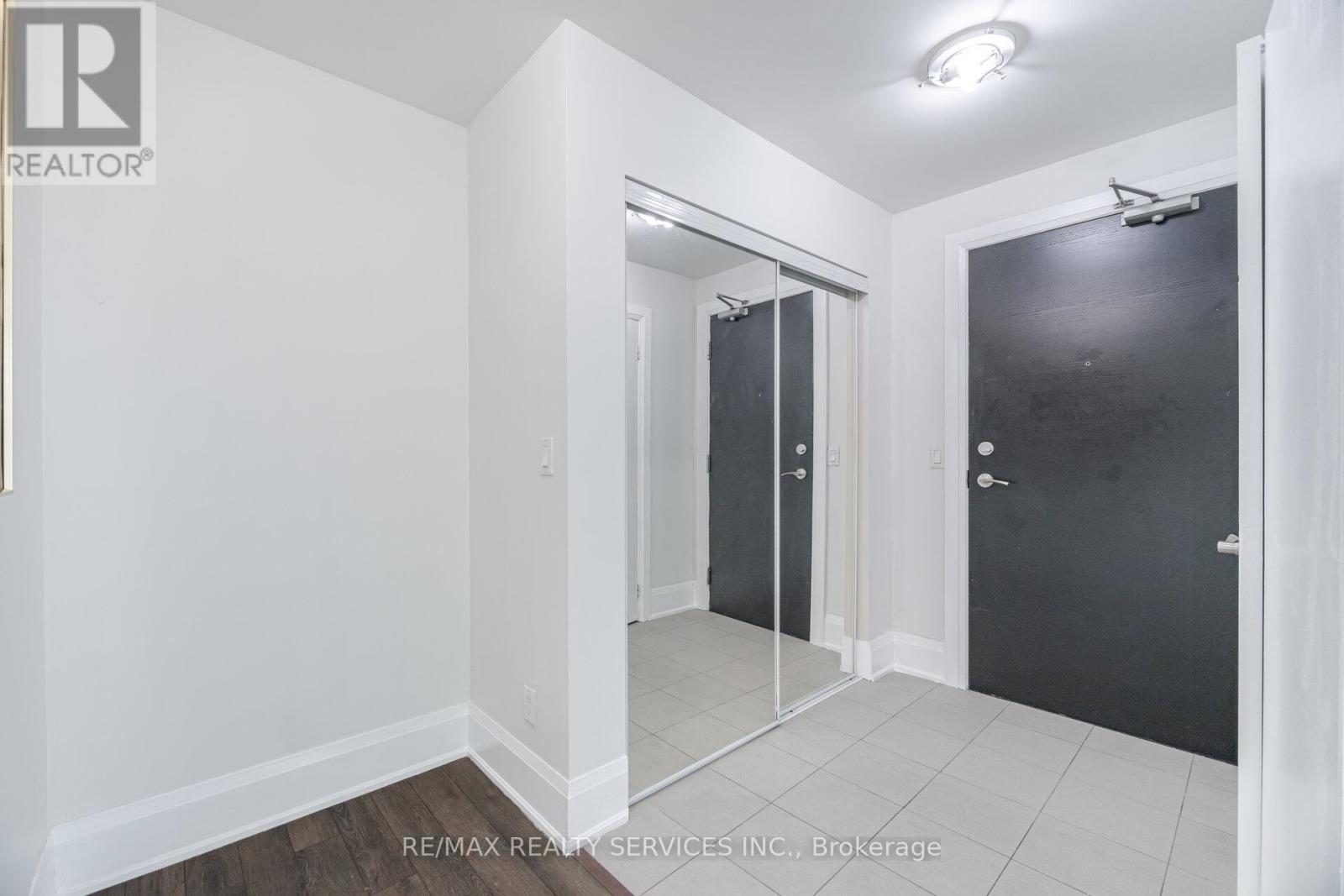 Photo 9 of 508 45 Yorkland Boulevard, Brampton ON