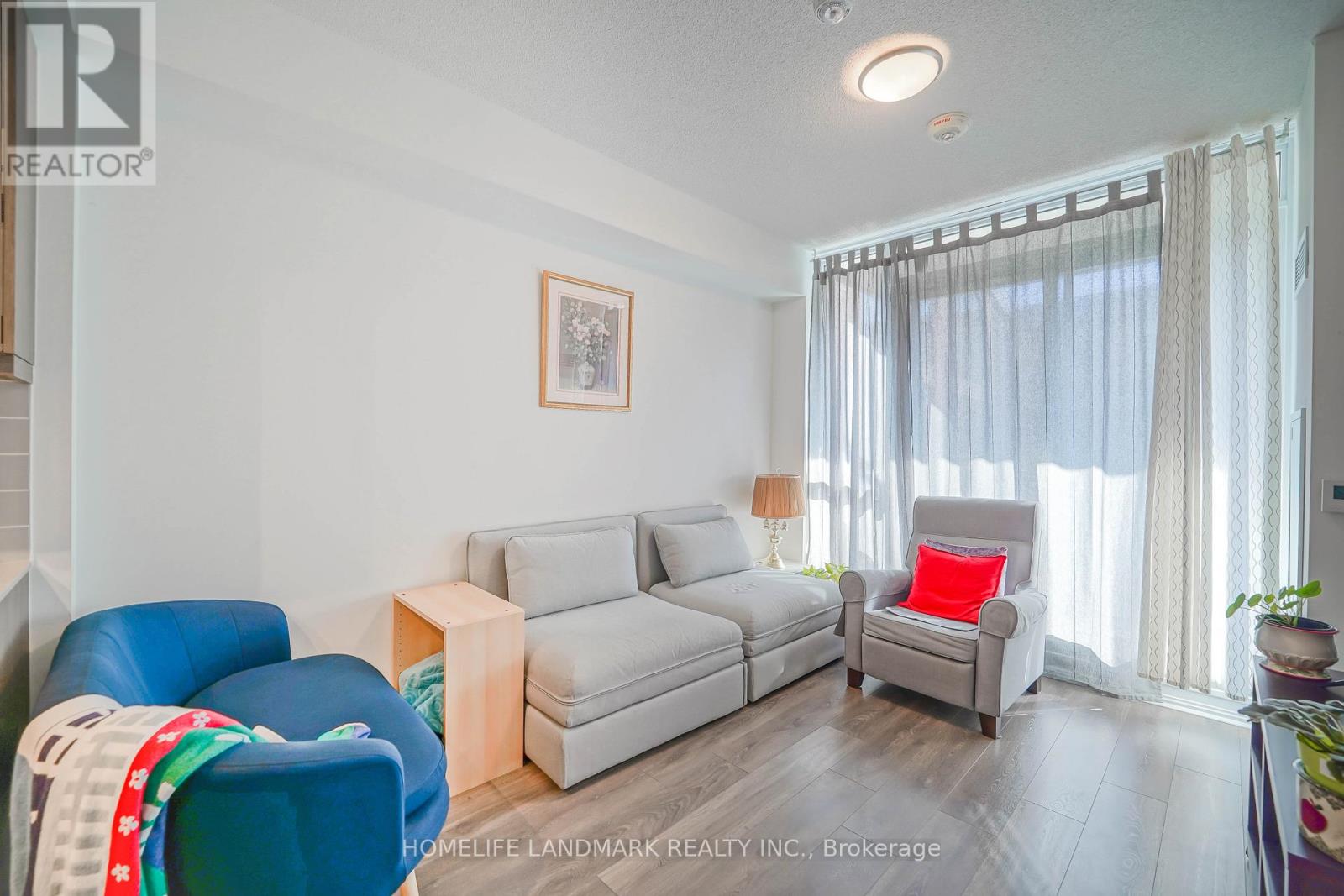 Photo 10 of 411 38 Forest Manor Road, Toronto ON