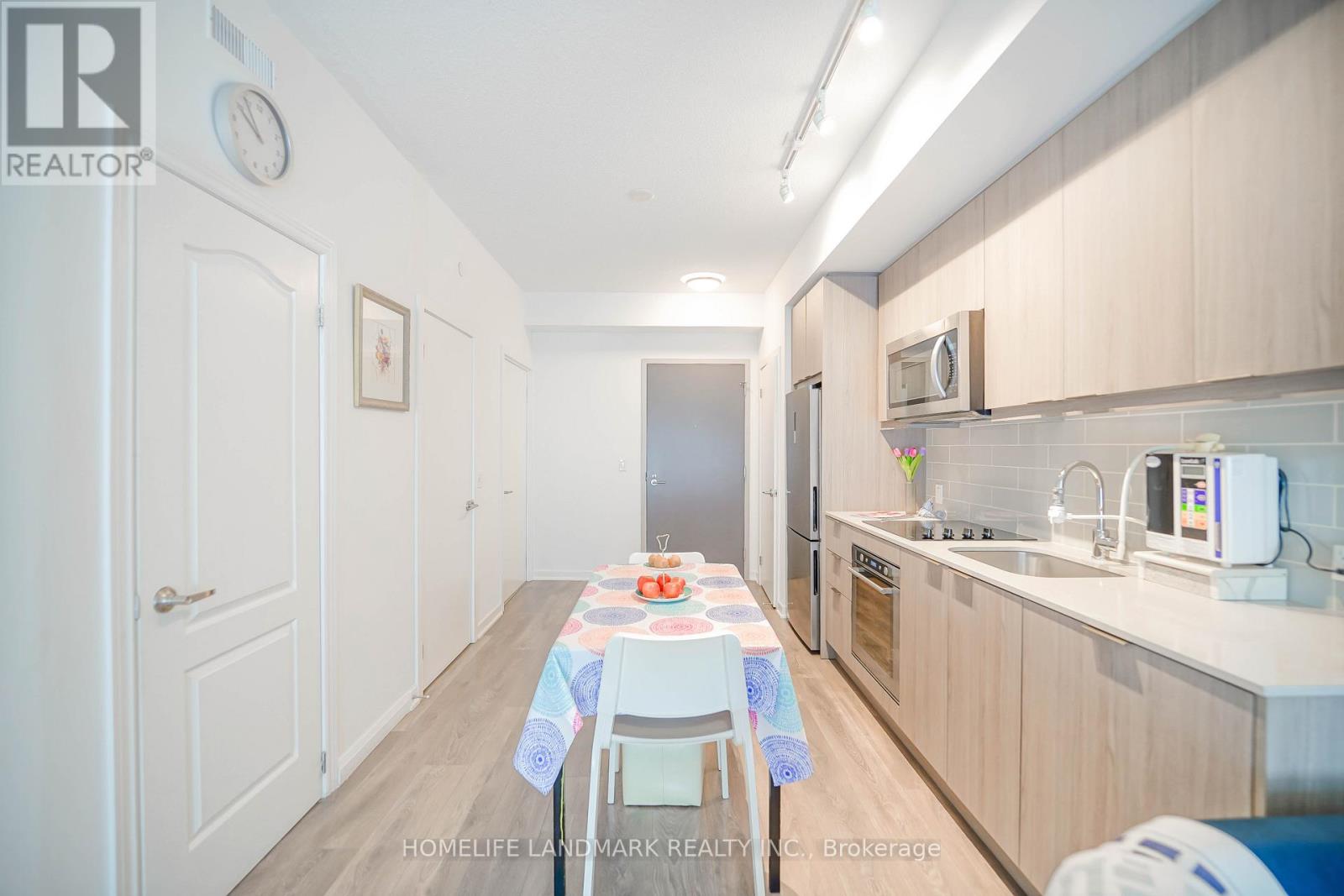 Photo 14 of 411 38 Forest Manor Road, Toronto ON