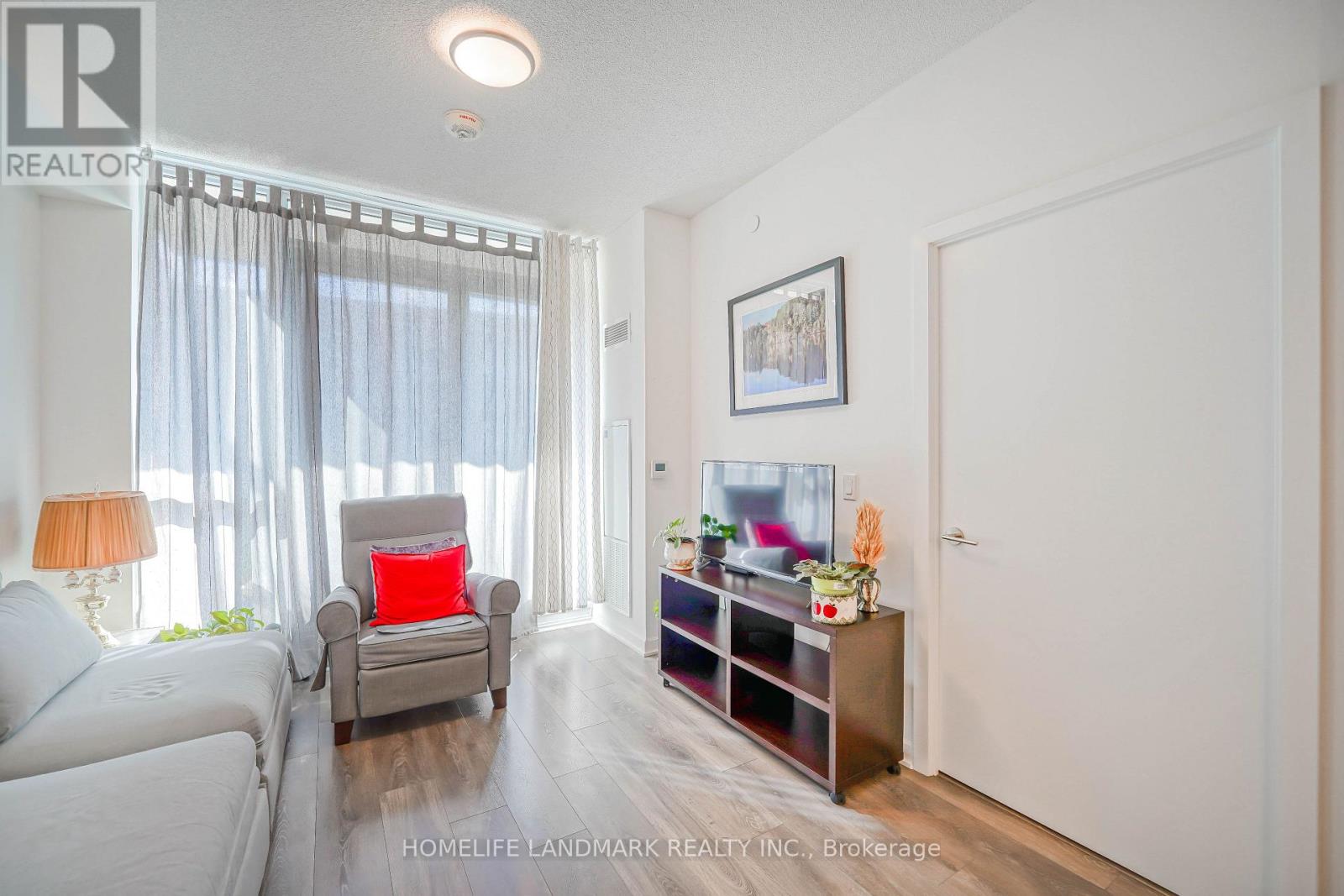 Photo 13 of 411 38 Forest Manor Road, Toronto ON