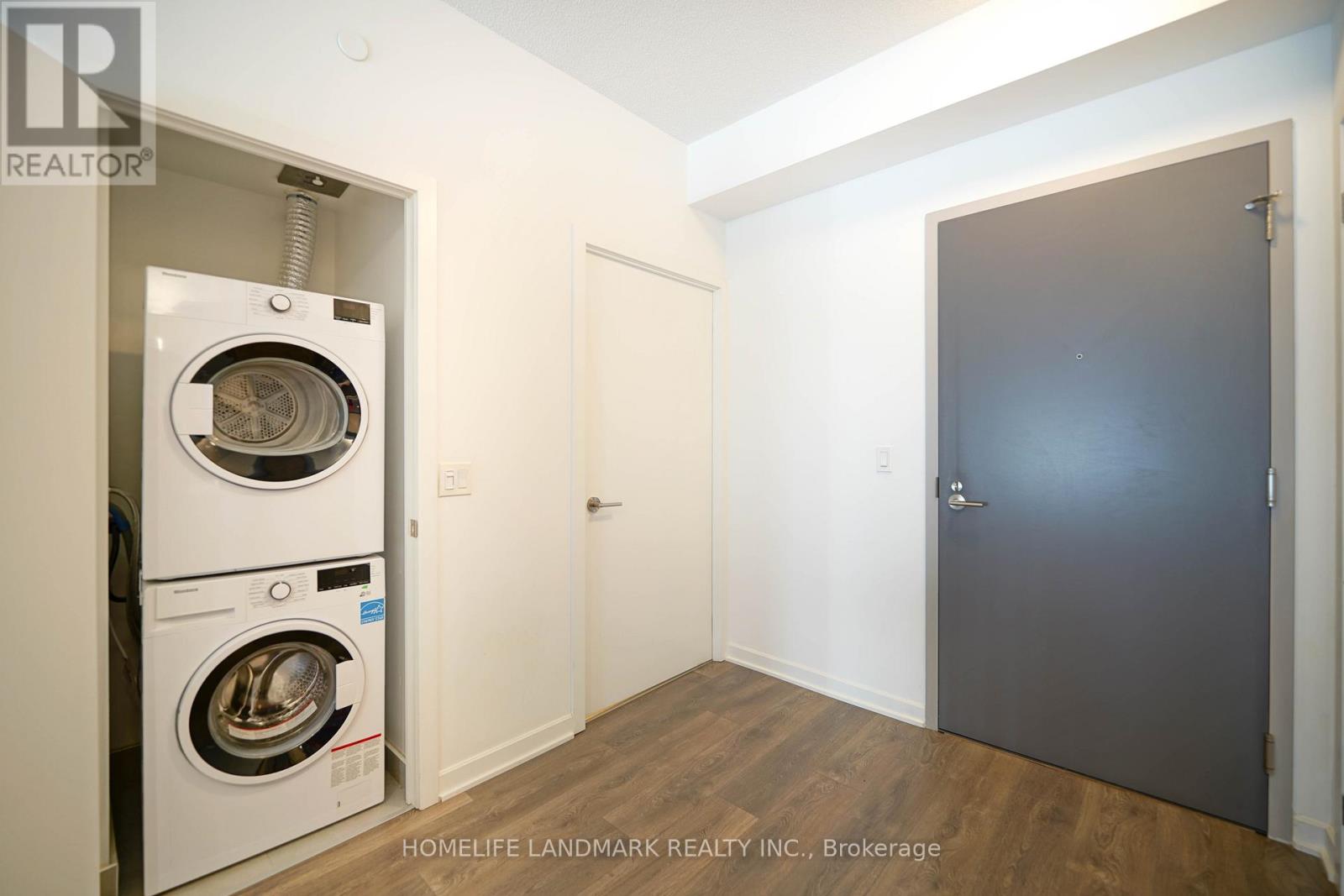 Photo 9 of 411 38 Forest Manor Road, Toronto ON