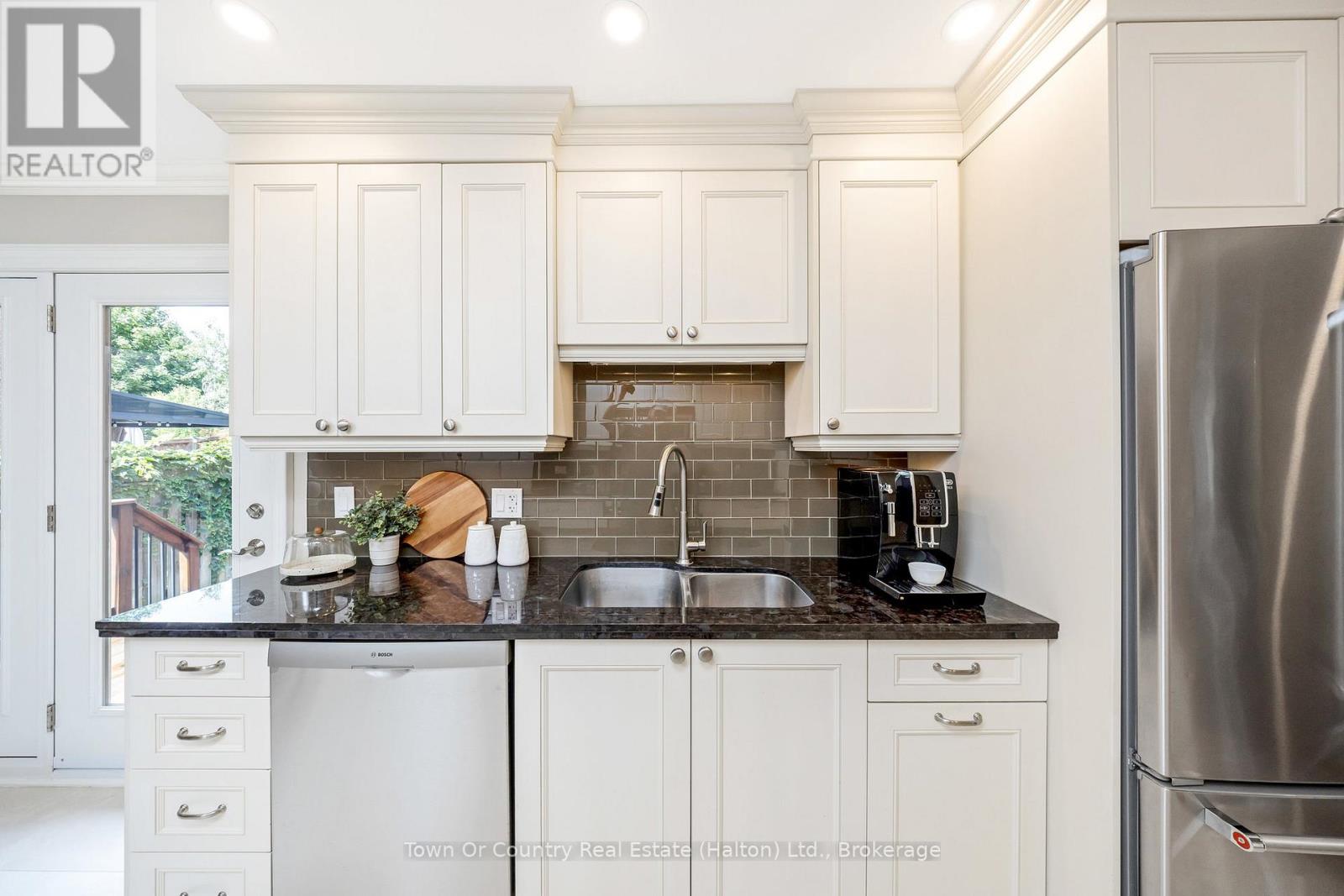 Photo 18 of 491 White Drive, Milton ON