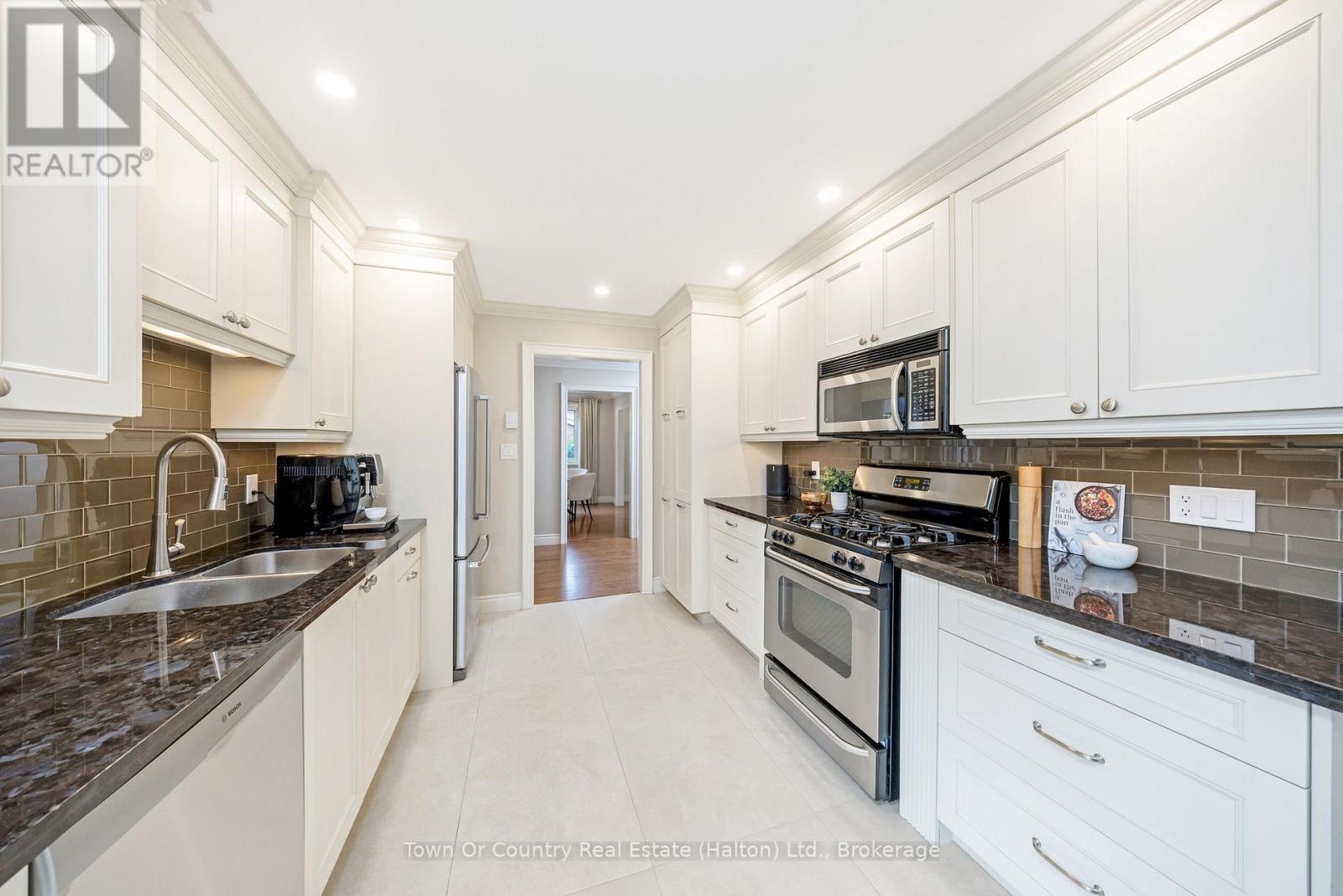 Photo 21 of 491 White Drive, Milton ON