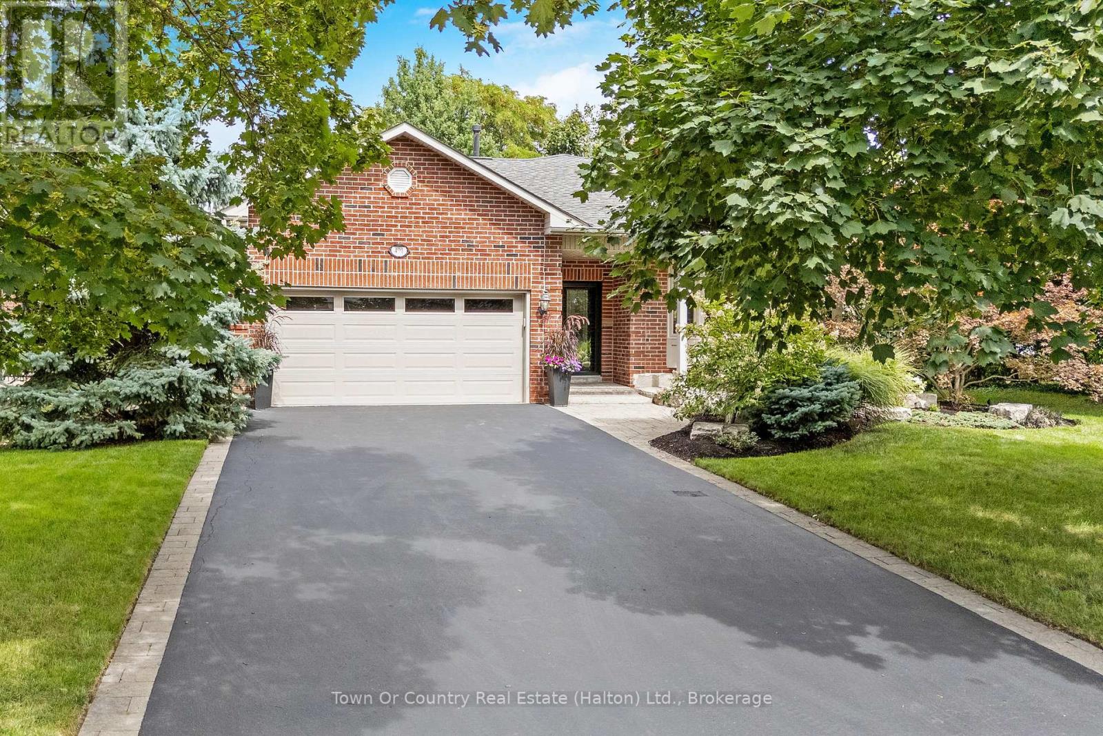 Photo 31 of 491 White Drive, Milton ON