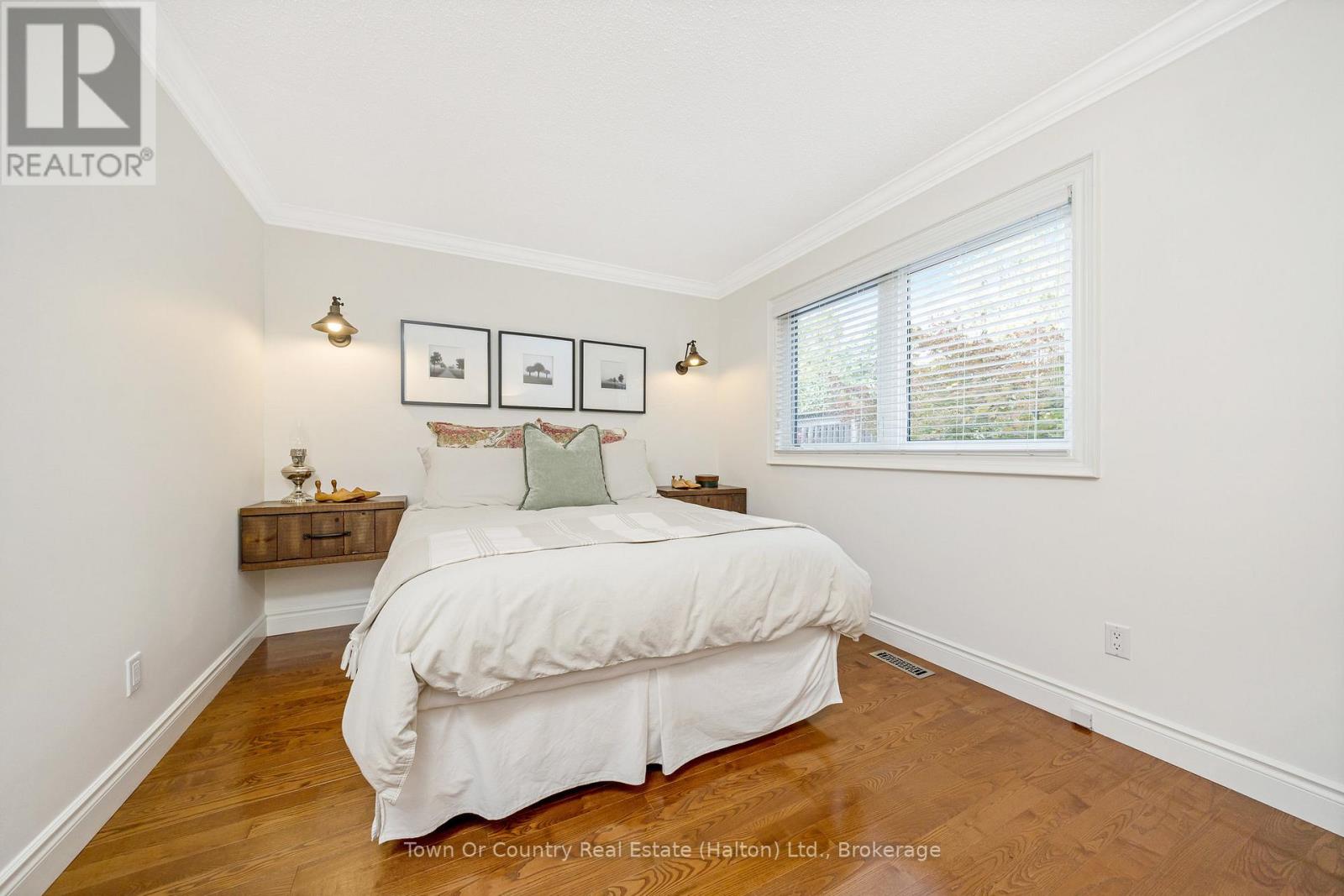 Photo 25 of 491 White Drive, Milton ON