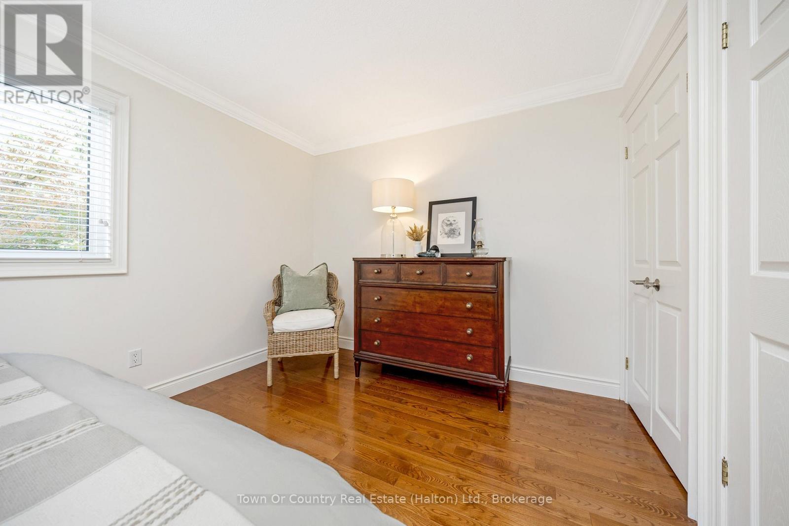 Photo 20 of 491 White Drive, Milton ON