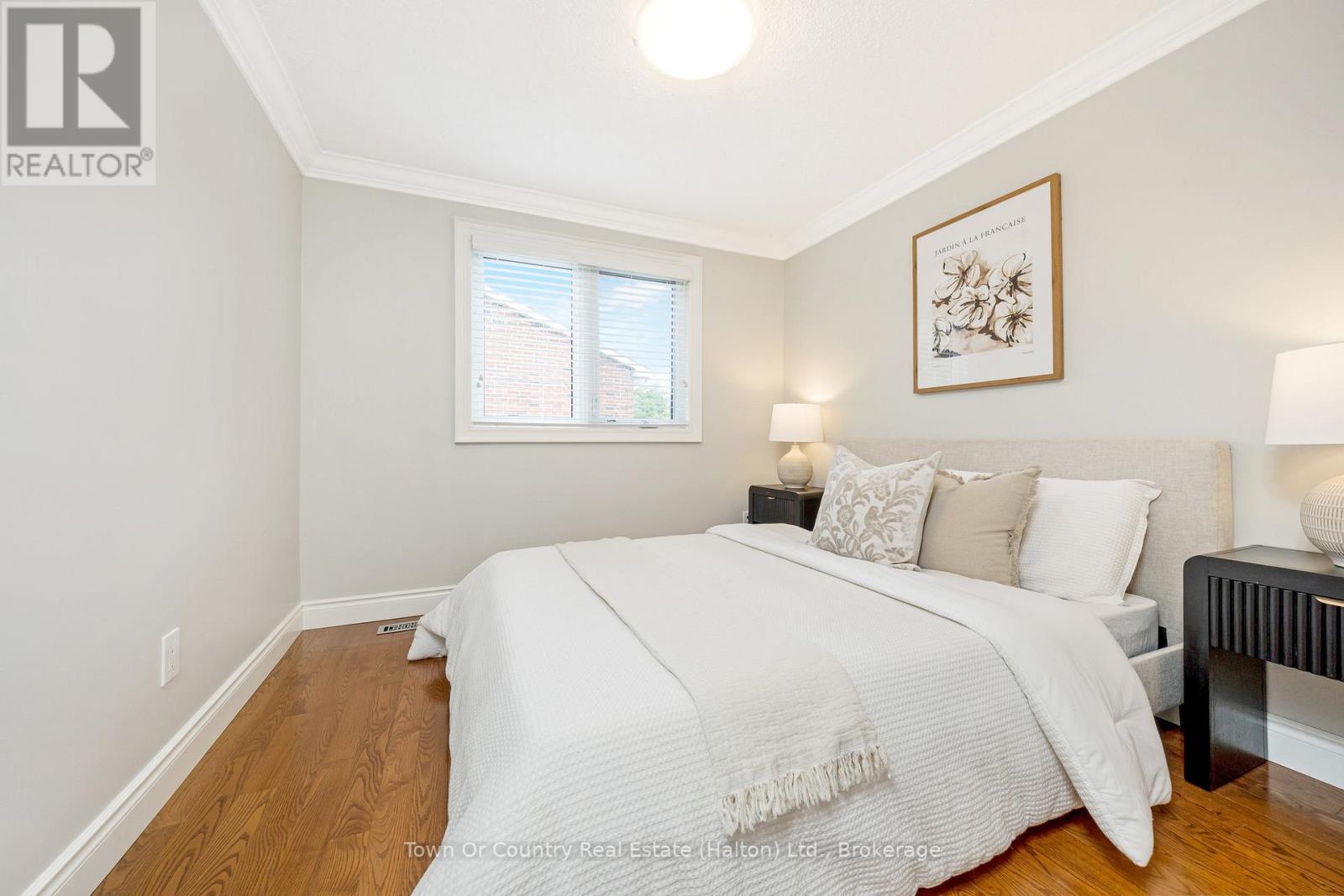 Photo 10 of 491 White Drive, Milton ON