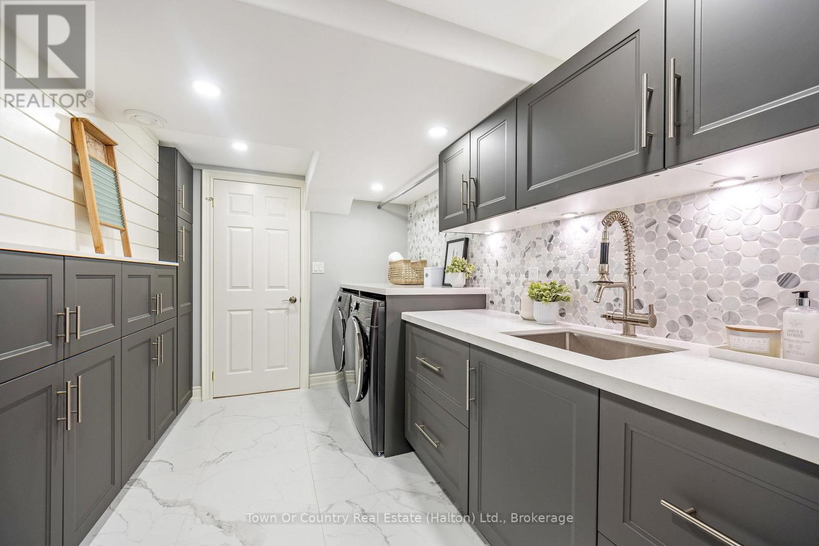 Photo 43 of 491 White Drive, Milton ON