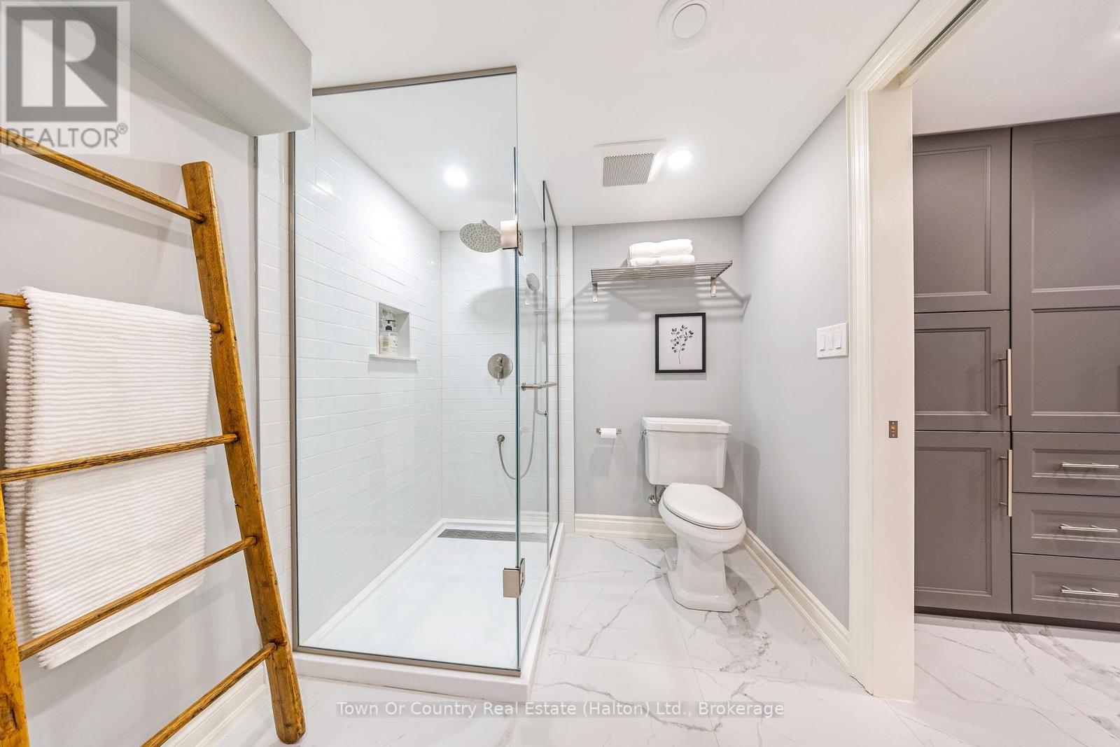 Photo 37 of 491 White Drive, Milton ON