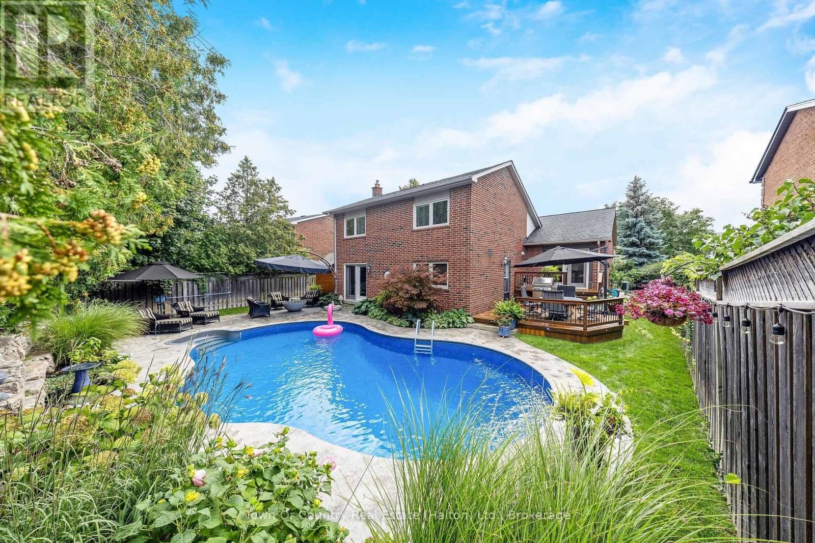 Photo 23 of 491 White Drive, Milton ON