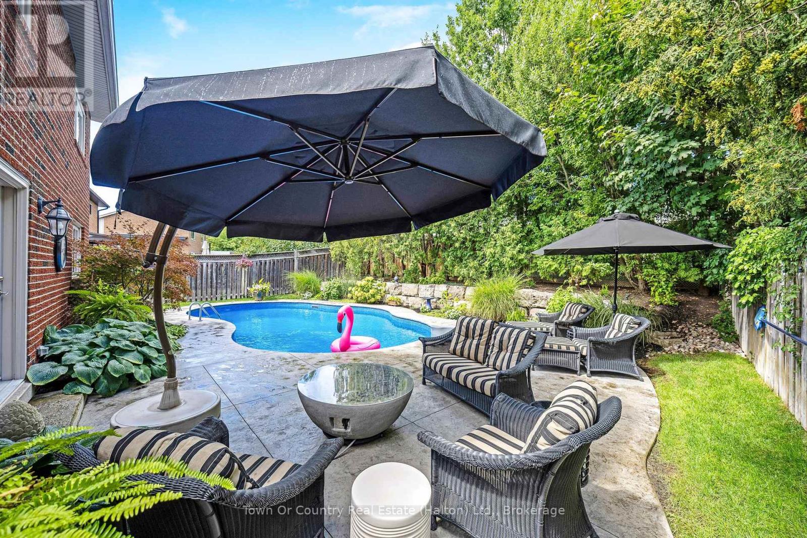 Photo 7 of 491 White Drive, Milton ON