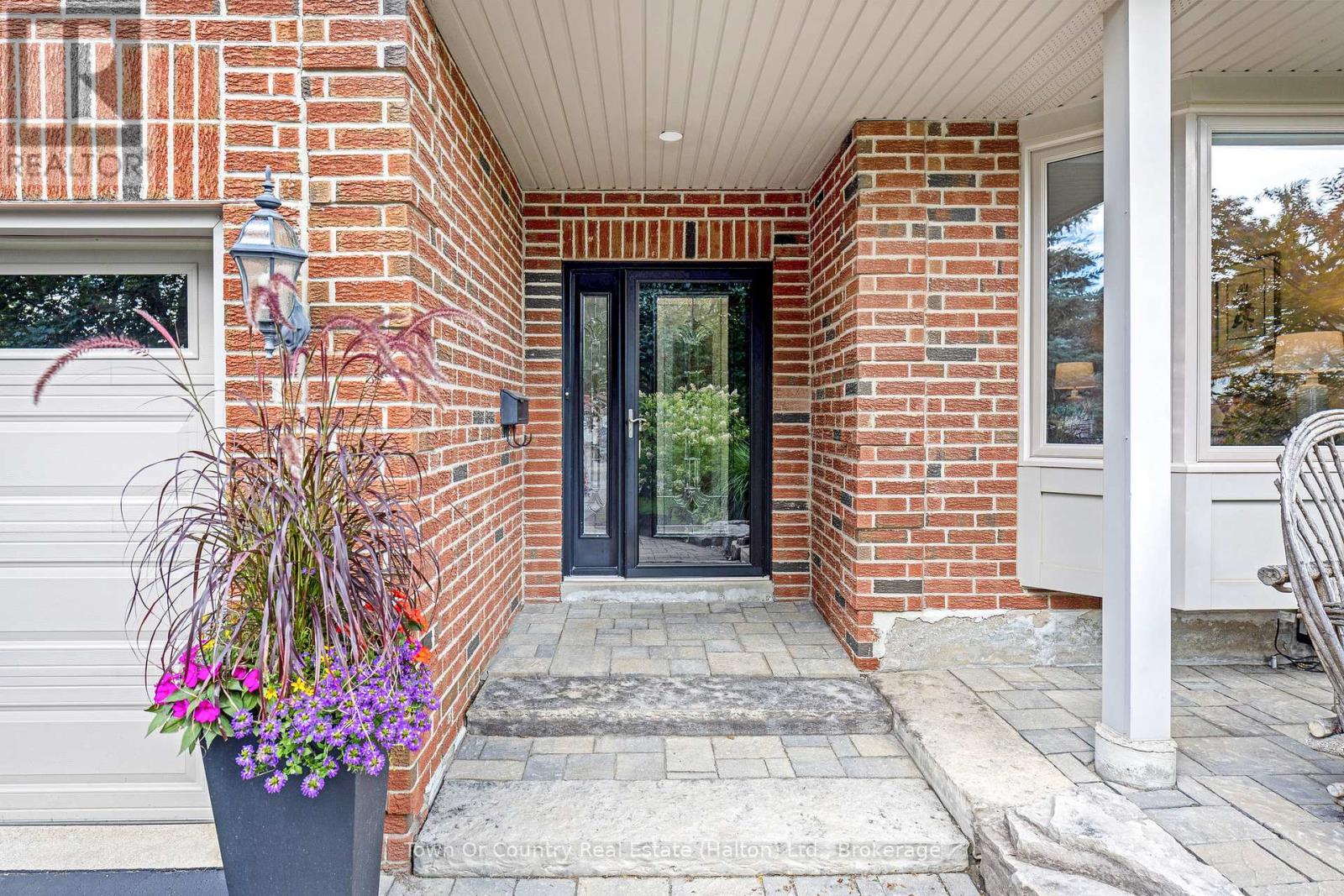 Photo 4 of 491 White Drive, Milton ON