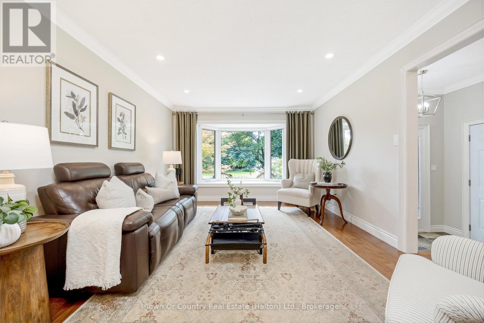 Photo 35 of 491 White Drive, Milton ON