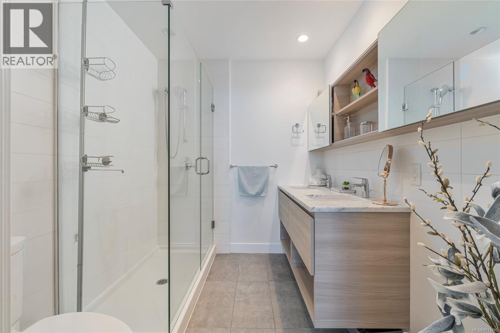 1203 60 Saghalie Road, Victoria