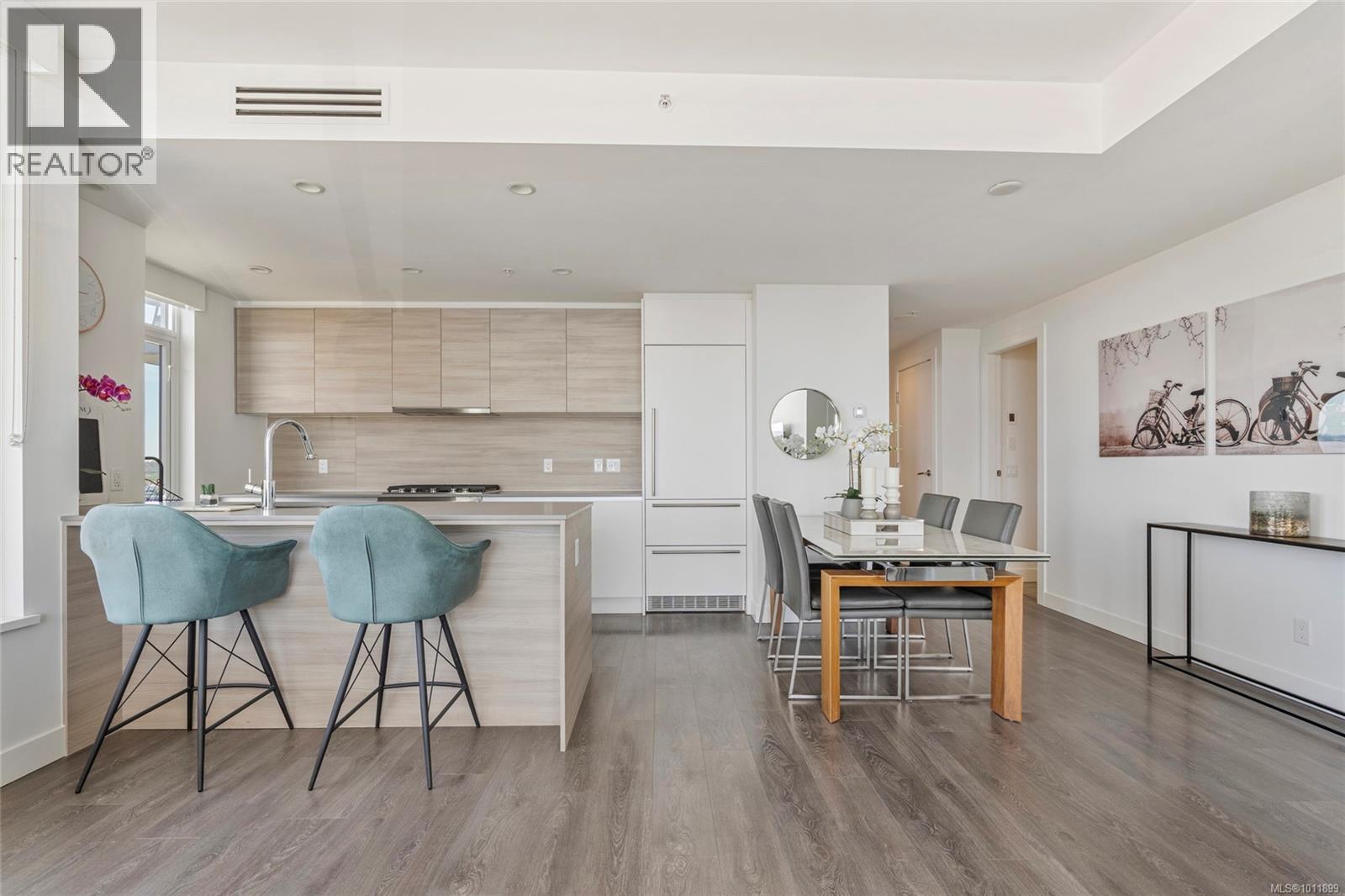1203 60 Saghalie Road, Victoria