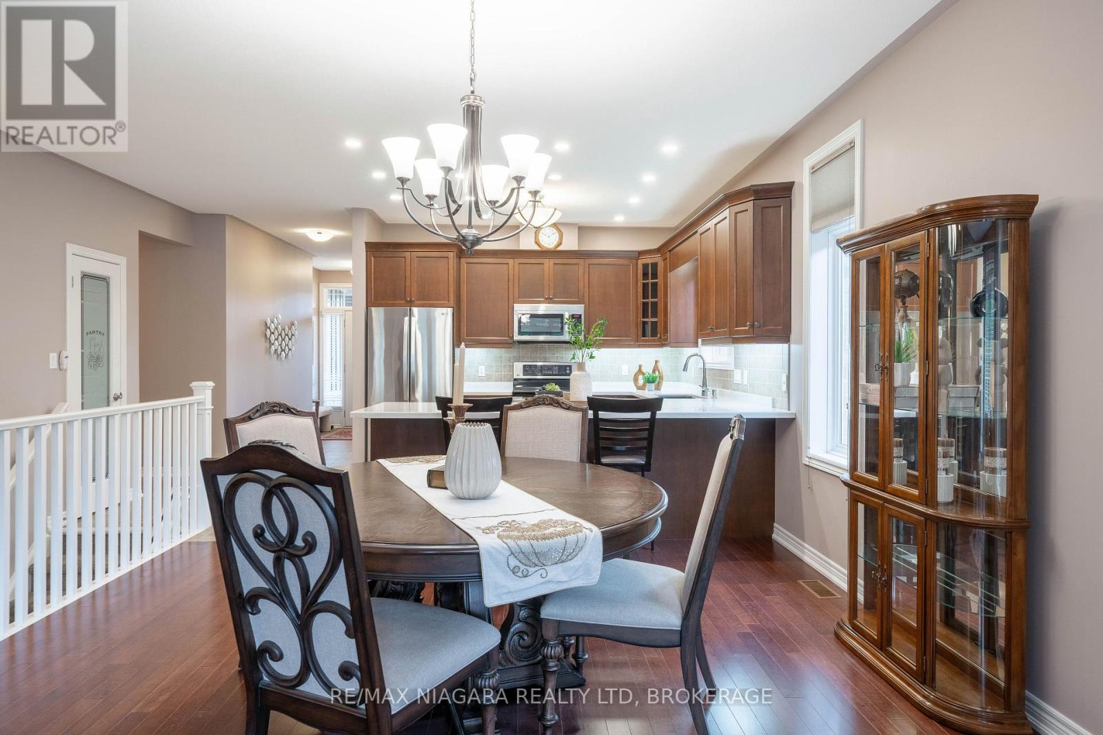 Photo 31 of 27 Hickory Avenue, Niagaraonthelake ON