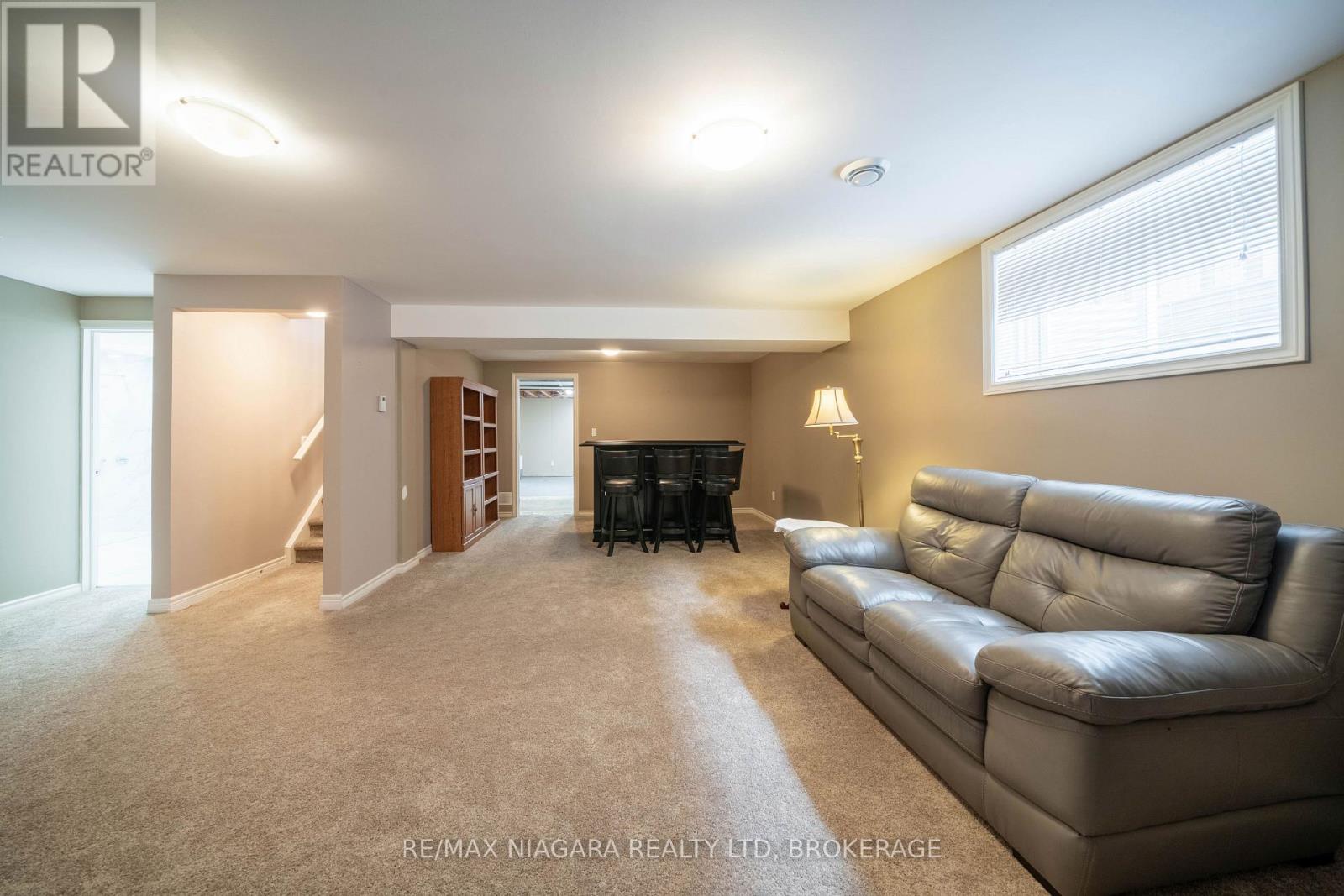 Photo 48 of 27 Hickory Avenue, Niagaraonthelake ON