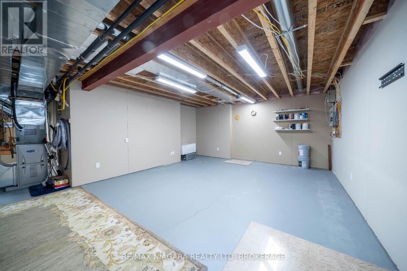 Photo 13 of 27 Hickory Avenue, Niagaraonthelake ON