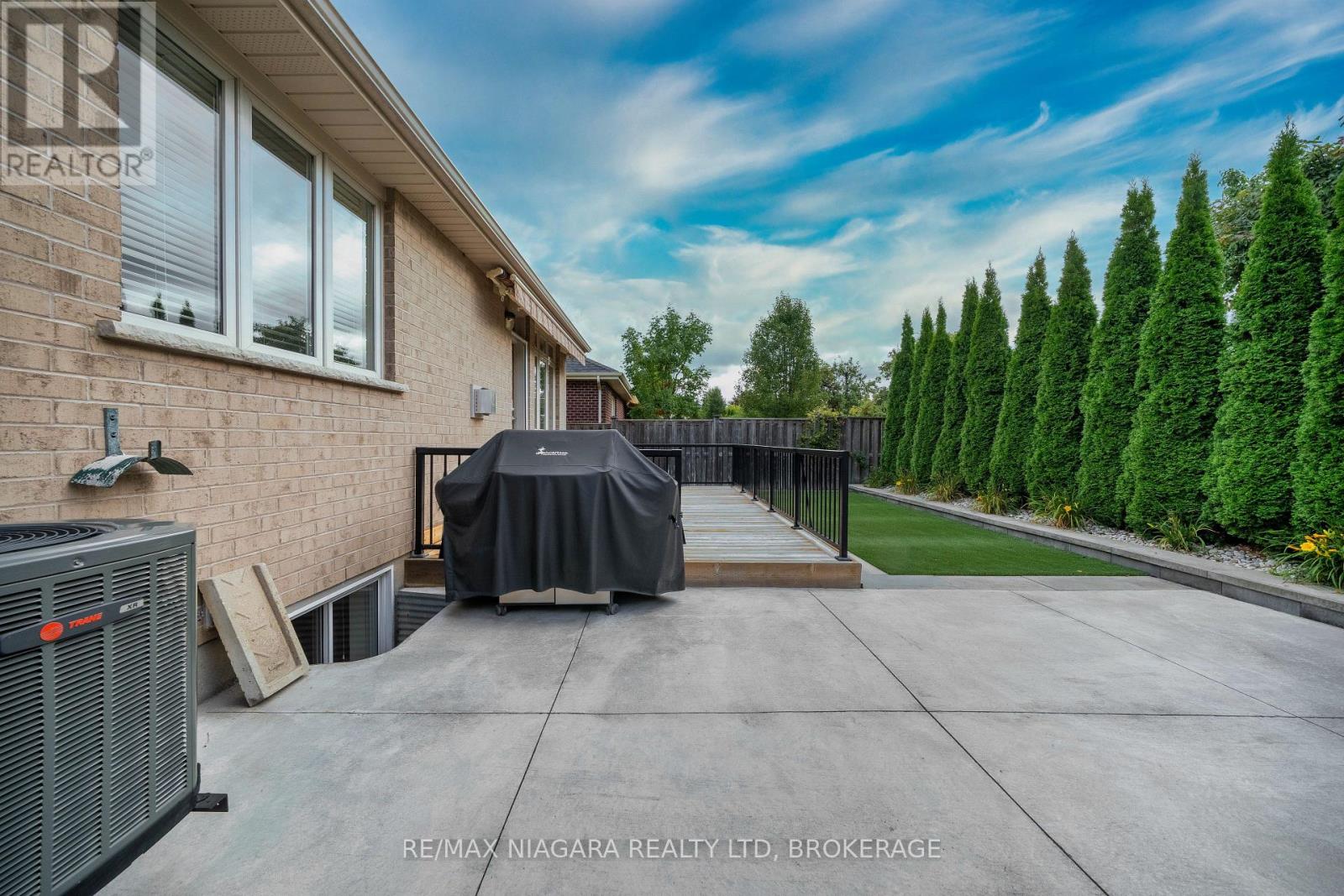 Photo 1 of 27 Hickory Avenue, Niagaraonthelake ON