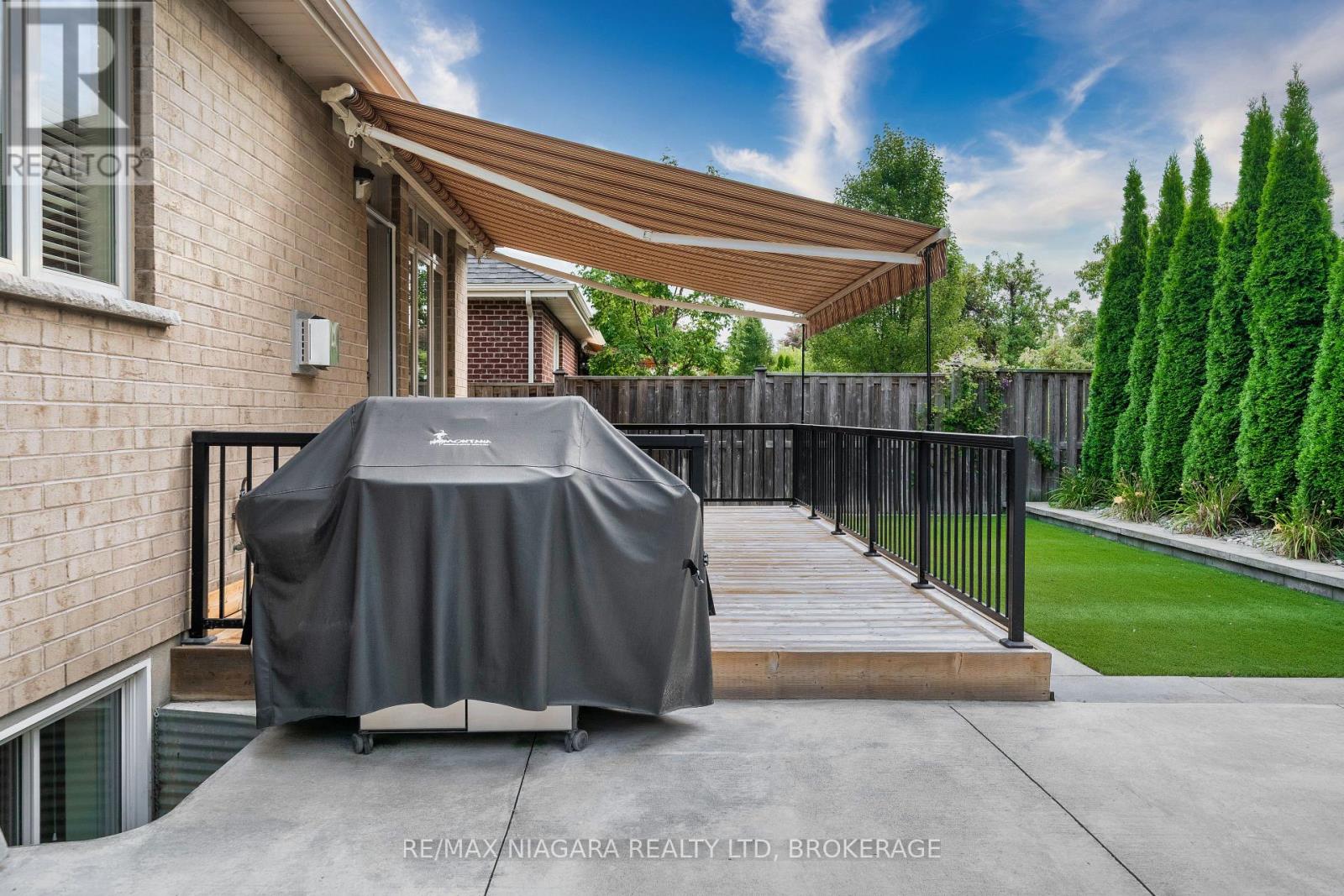 Photo 34 of 27 Hickory Avenue, Niagaraonthelake ON