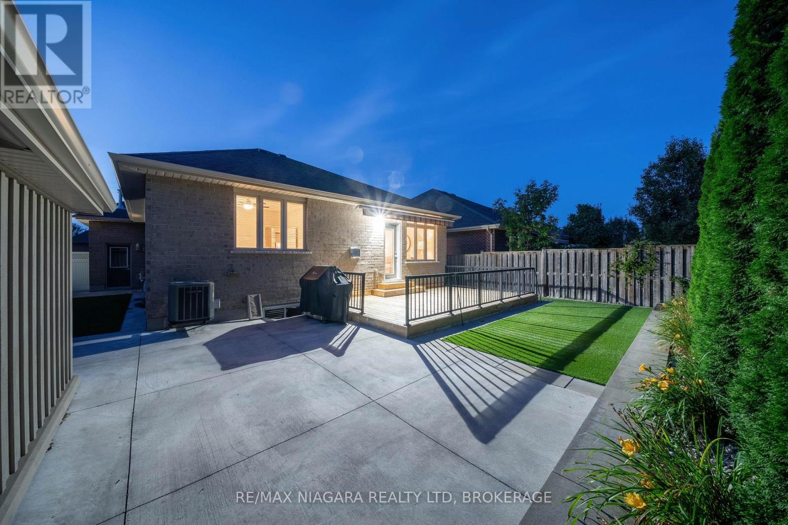 Photo 38 of 27 Hickory Avenue, Niagaraonthelake ON