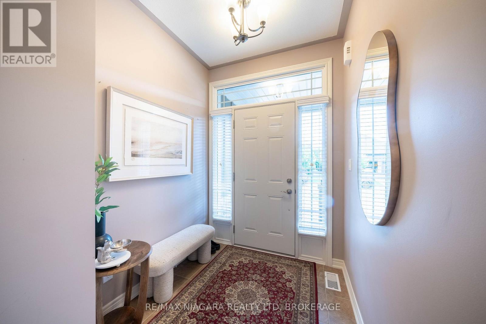Photo 7 of 27 Hickory Avenue, Niagaraonthelake ON