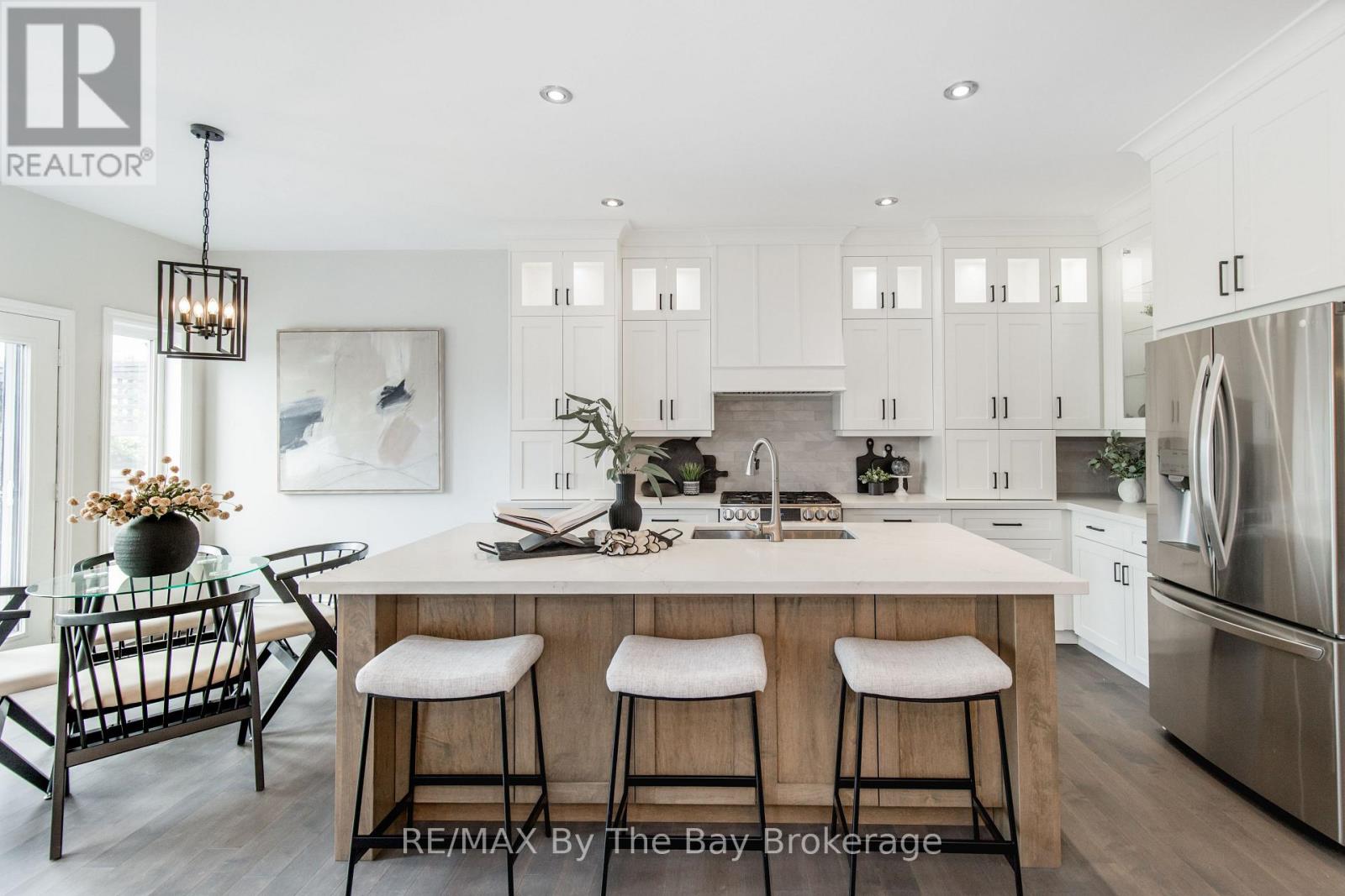 Photo 14 of 11 Basswood Drive, Wasaga Beach ON