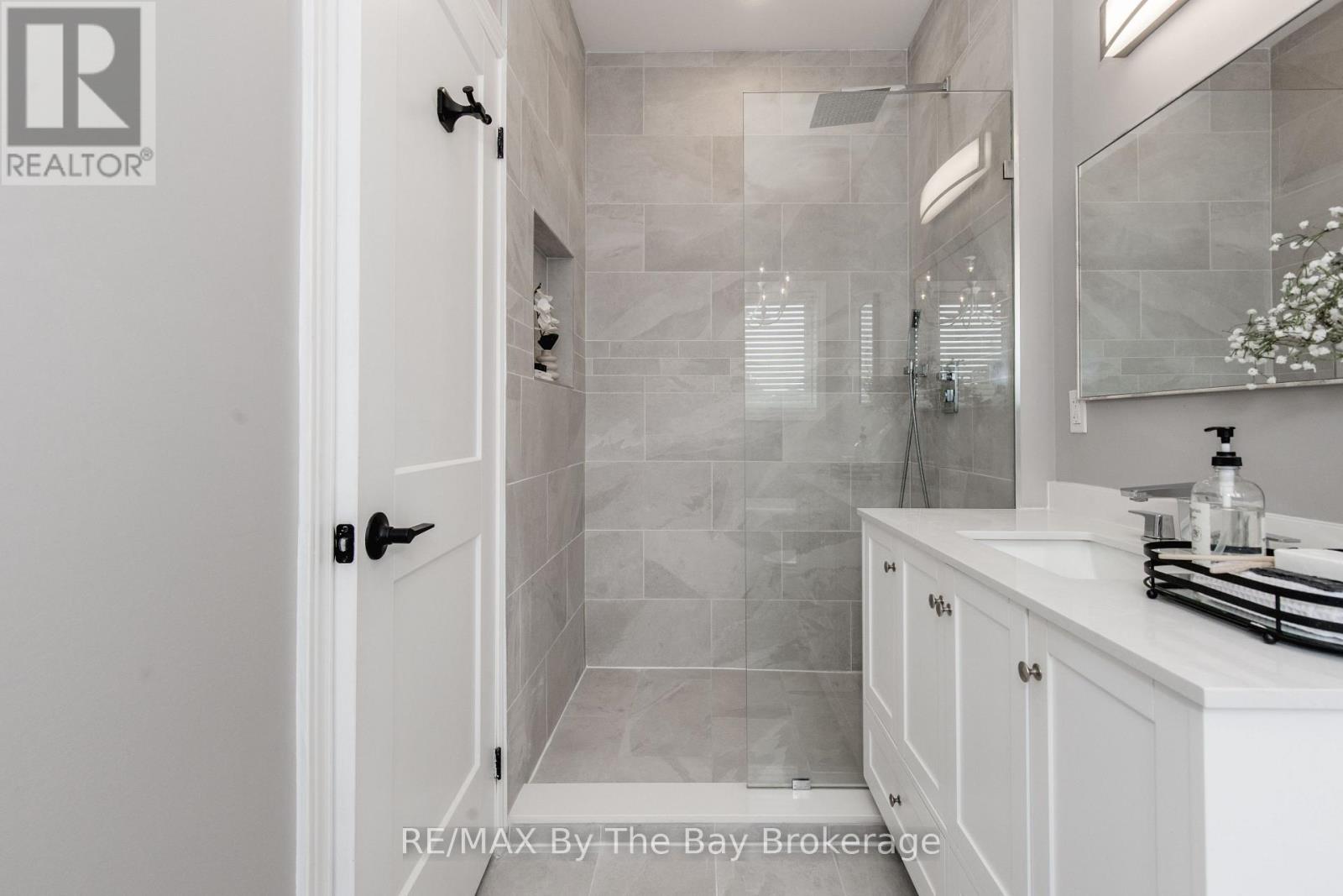 Photo 22 of 11 Basswood Drive, Wasaga Beach ON