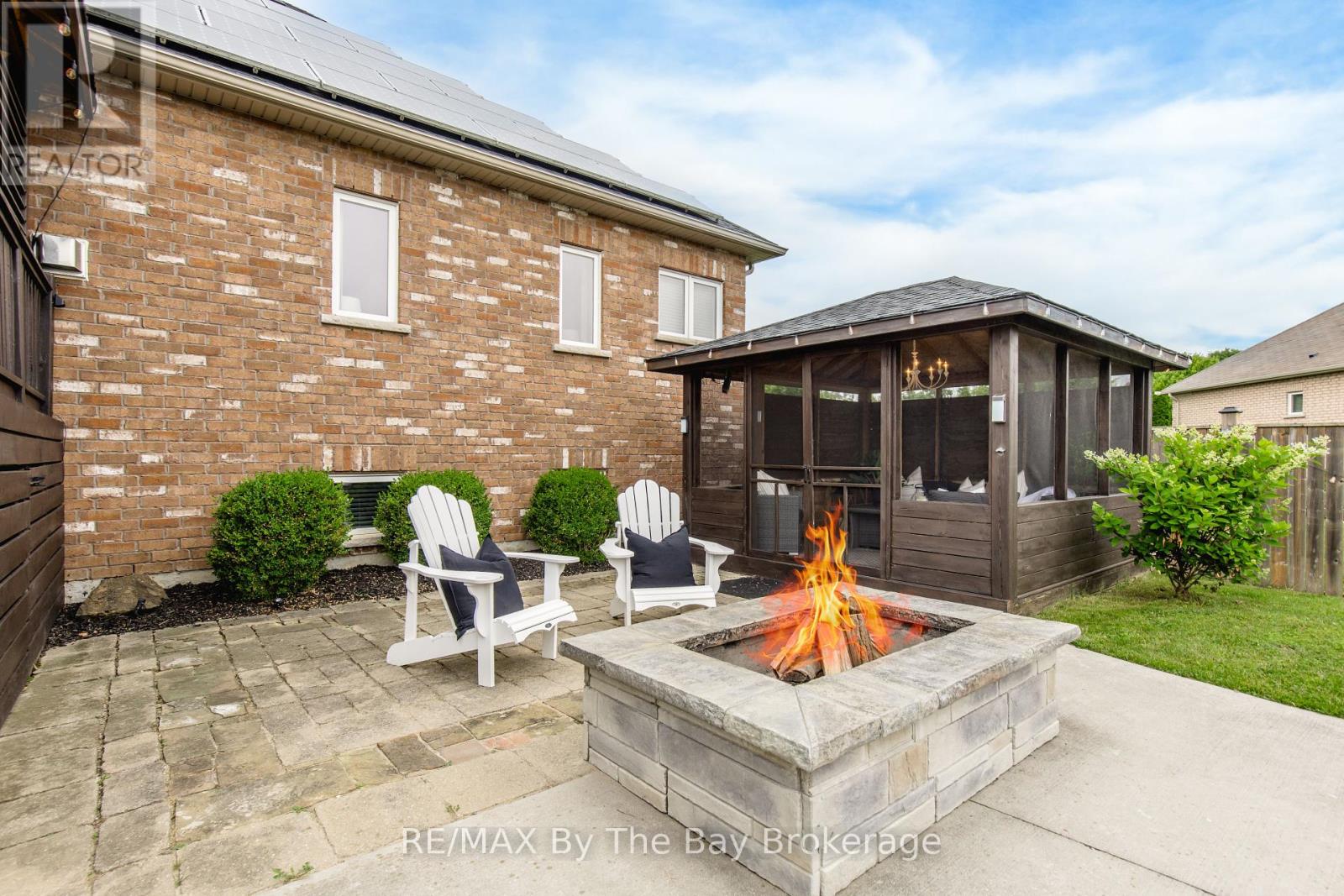 Photo 41 of 11 Basswood Drive, Wasaga Beach ON
