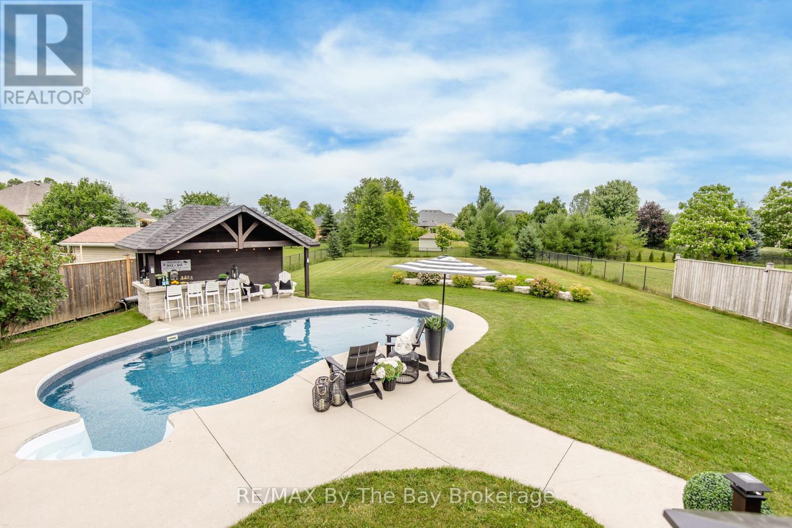 Photo 43 of 11 Basswood Drive, Wasaga Beach ON