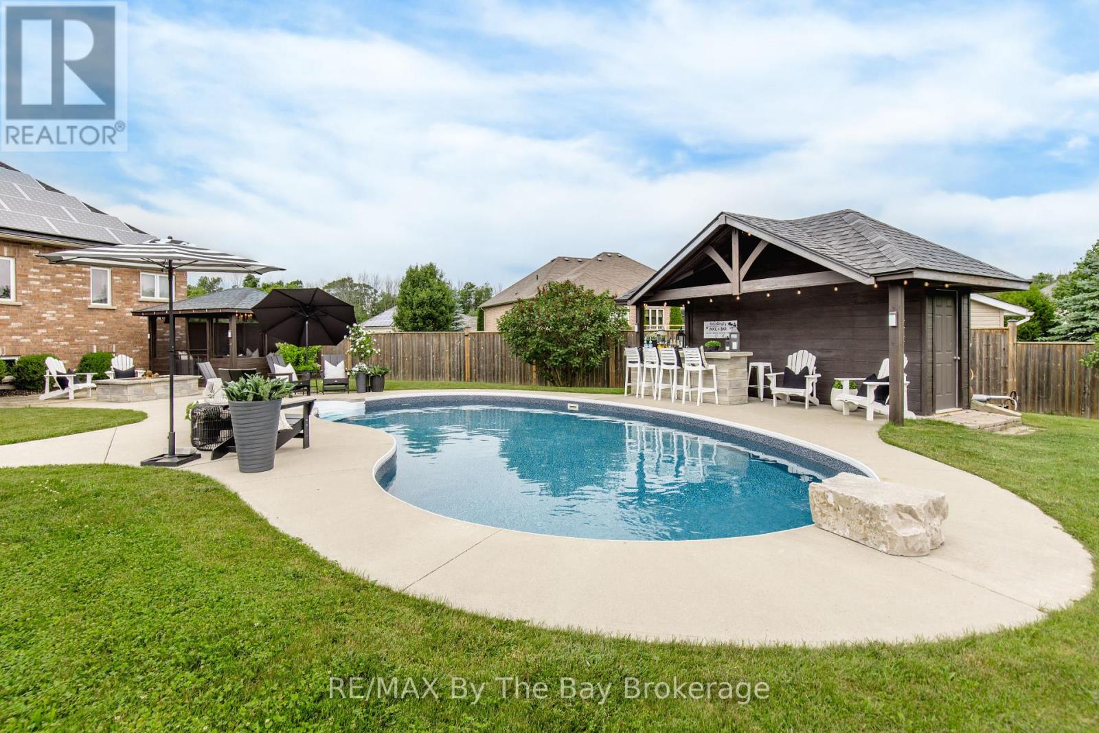 Photo 46 of 11 Basswood Drive, Wasaga Beach ON