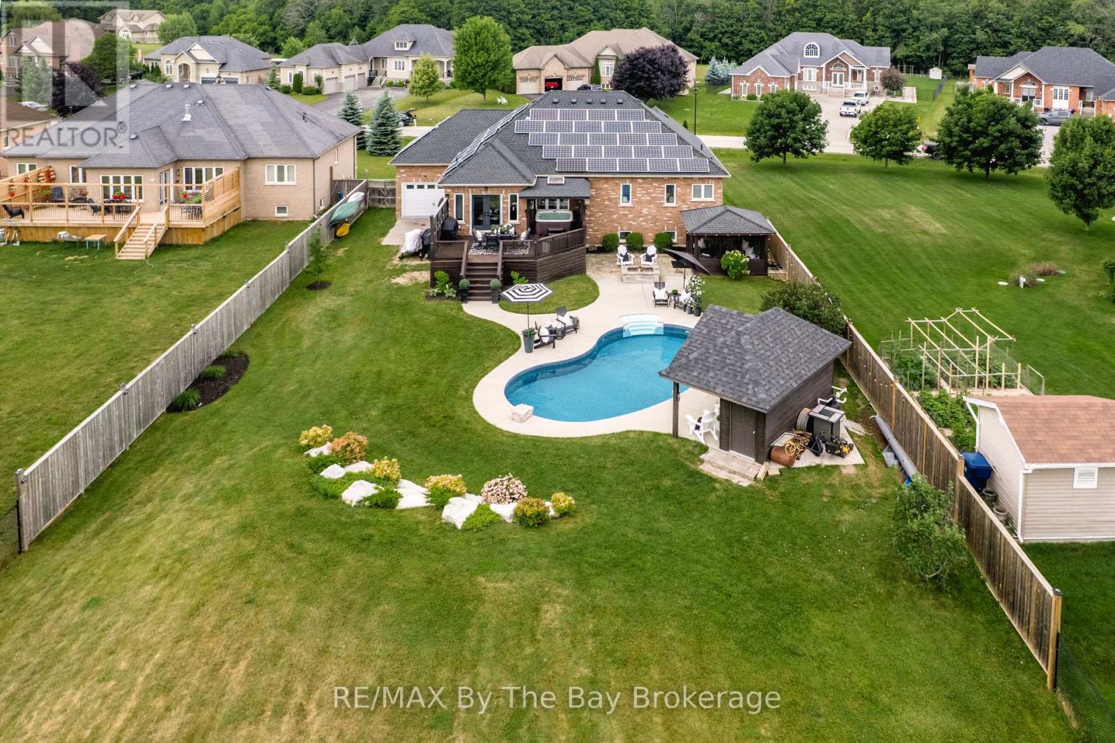 Photo 48 of 11 Basswood Drive, Wasaga Beach ON