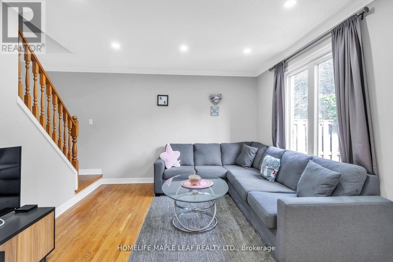 Photo 10 of 28 308 Conway Drive, London South ON