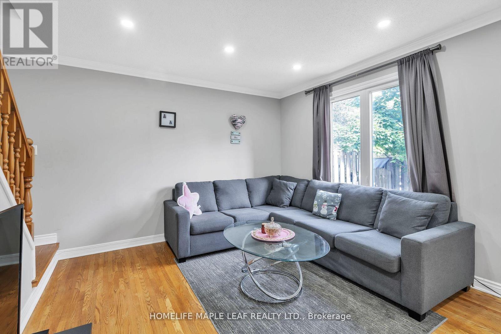 Photo 12 of 28 308 Conway Drive, London South ON