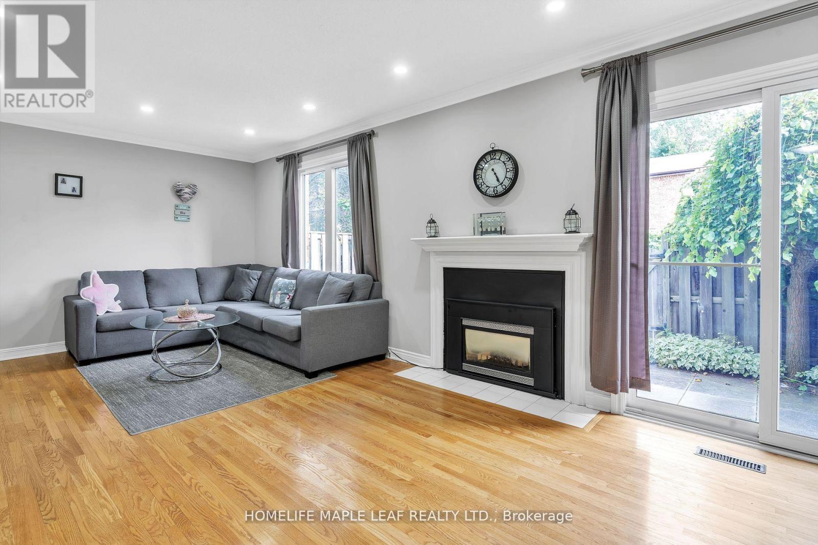 Photo 17 of 28 308 Conway Drive, London South ON