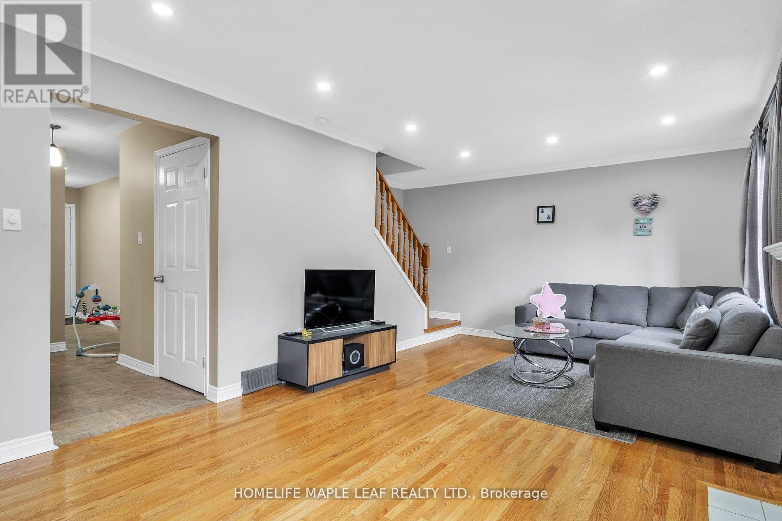 Photo 22 of 28 308 Conway Drive, London South ON