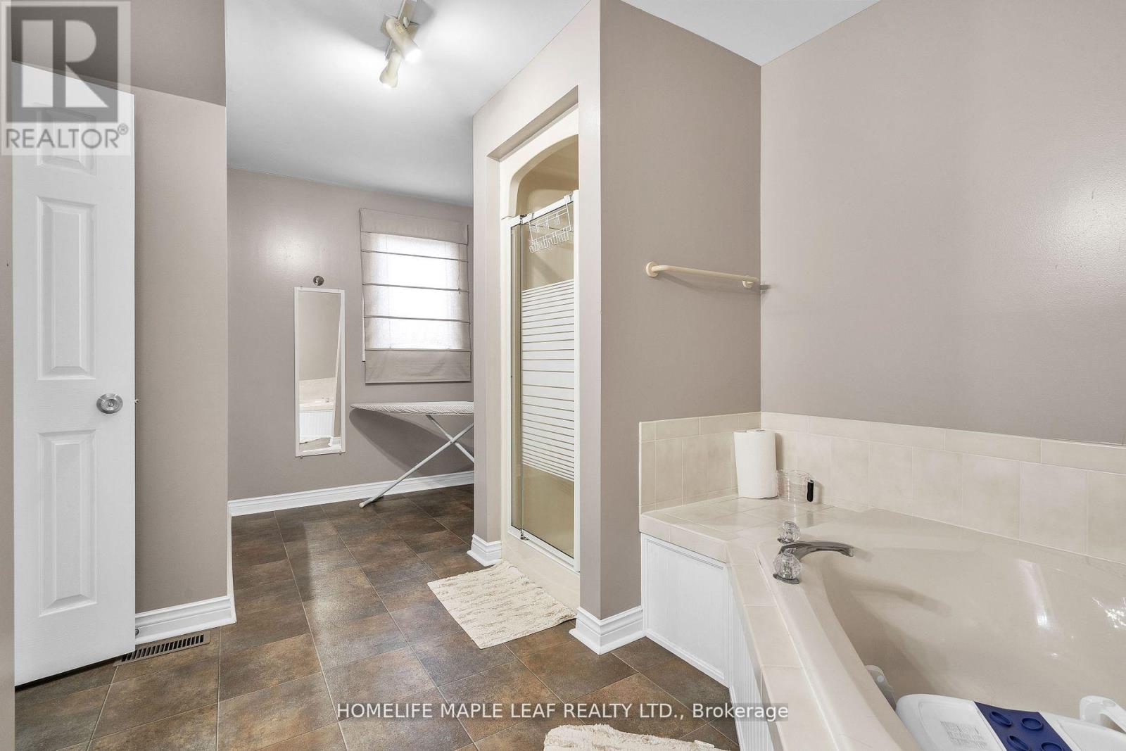 Photo 45 of 28 308 Conway Drive, London South ON