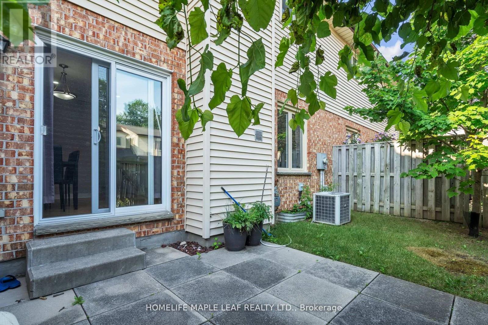 Photo 1 of 28 308 Conway Drive, London South ON